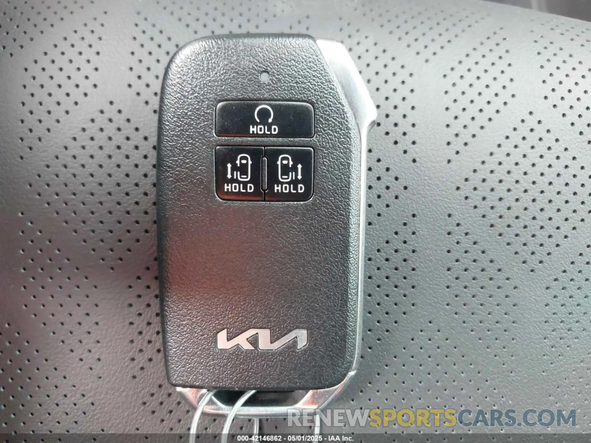 11 Photograph of a damaged car KNDNC5H38R6450739 KIA CARNIVAL MPV 2024
