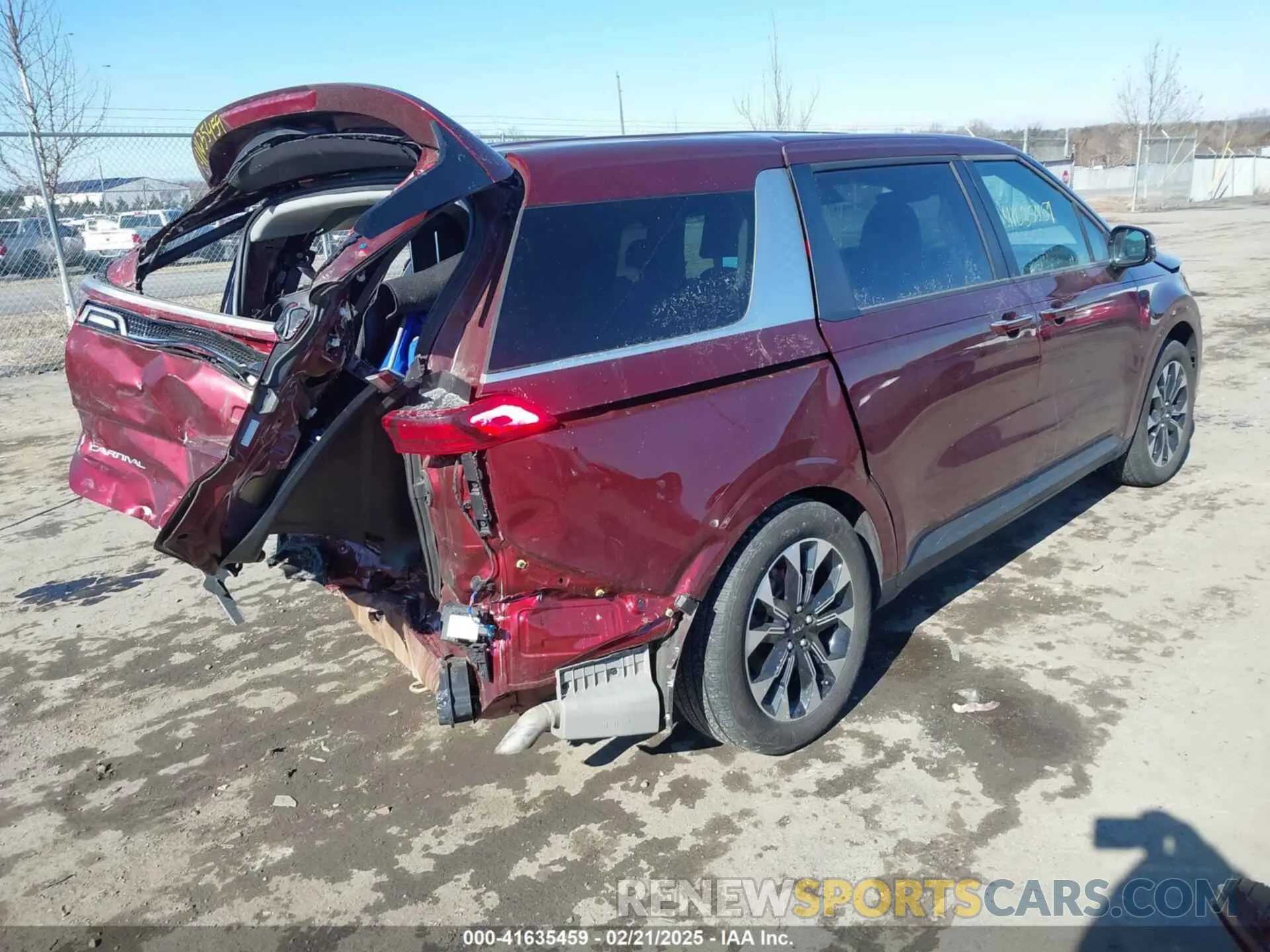 4 Photograph of a damaged car KNDNC5H39R6358605 KIA CARNIVAL MPV 2024