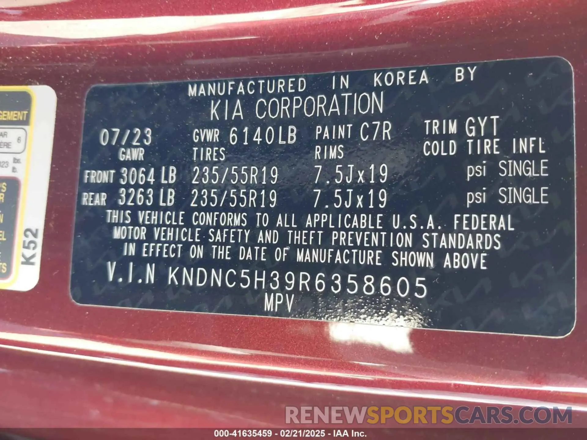 9 Photograph of a damaged car KNDNC5H39R6358605 KIA CARNIVAL MPV 2024