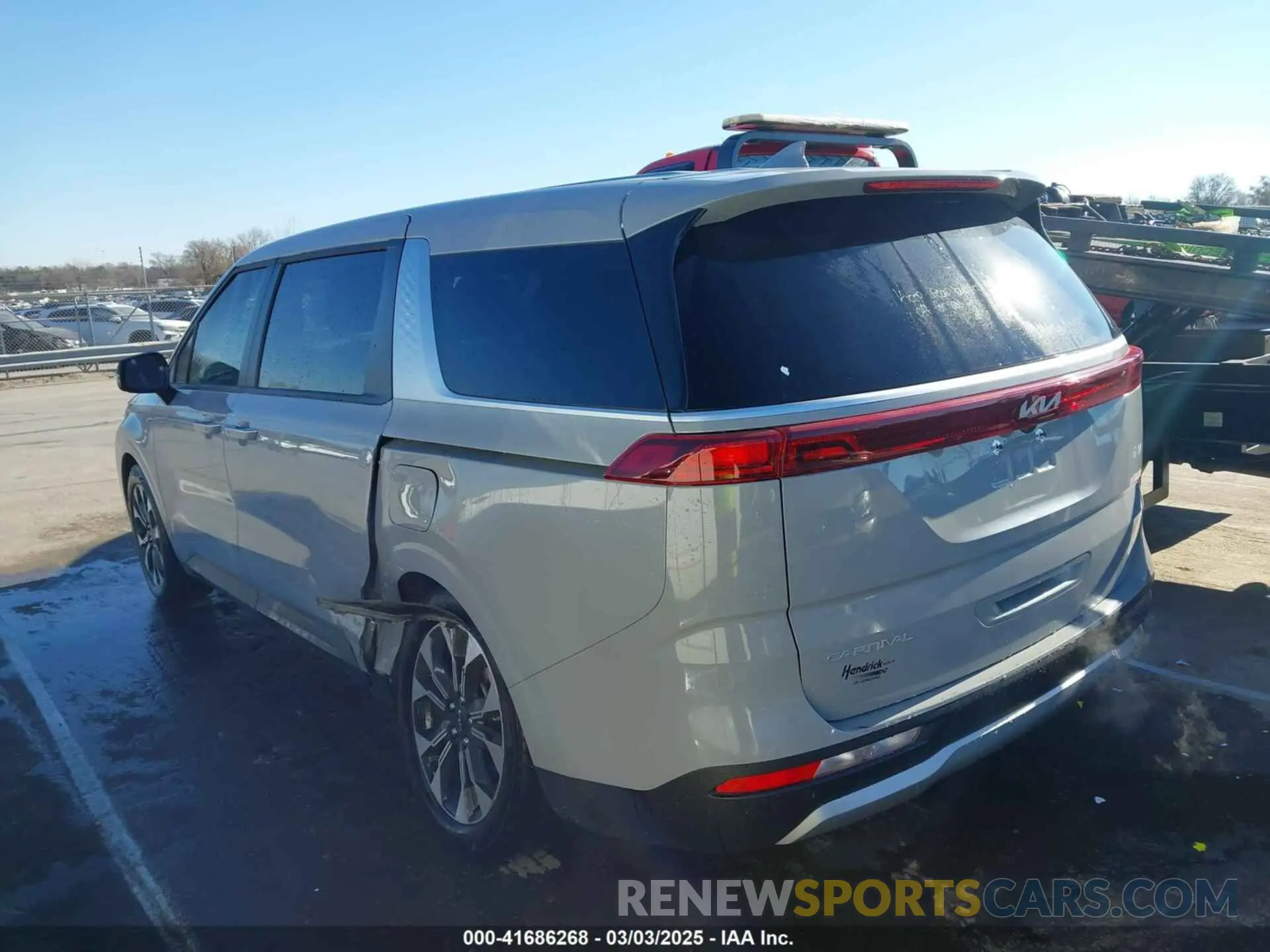 14 Photograph of a damaged car KNDNC5H3XR6431660 KIA CARNIVAL MPV 2024