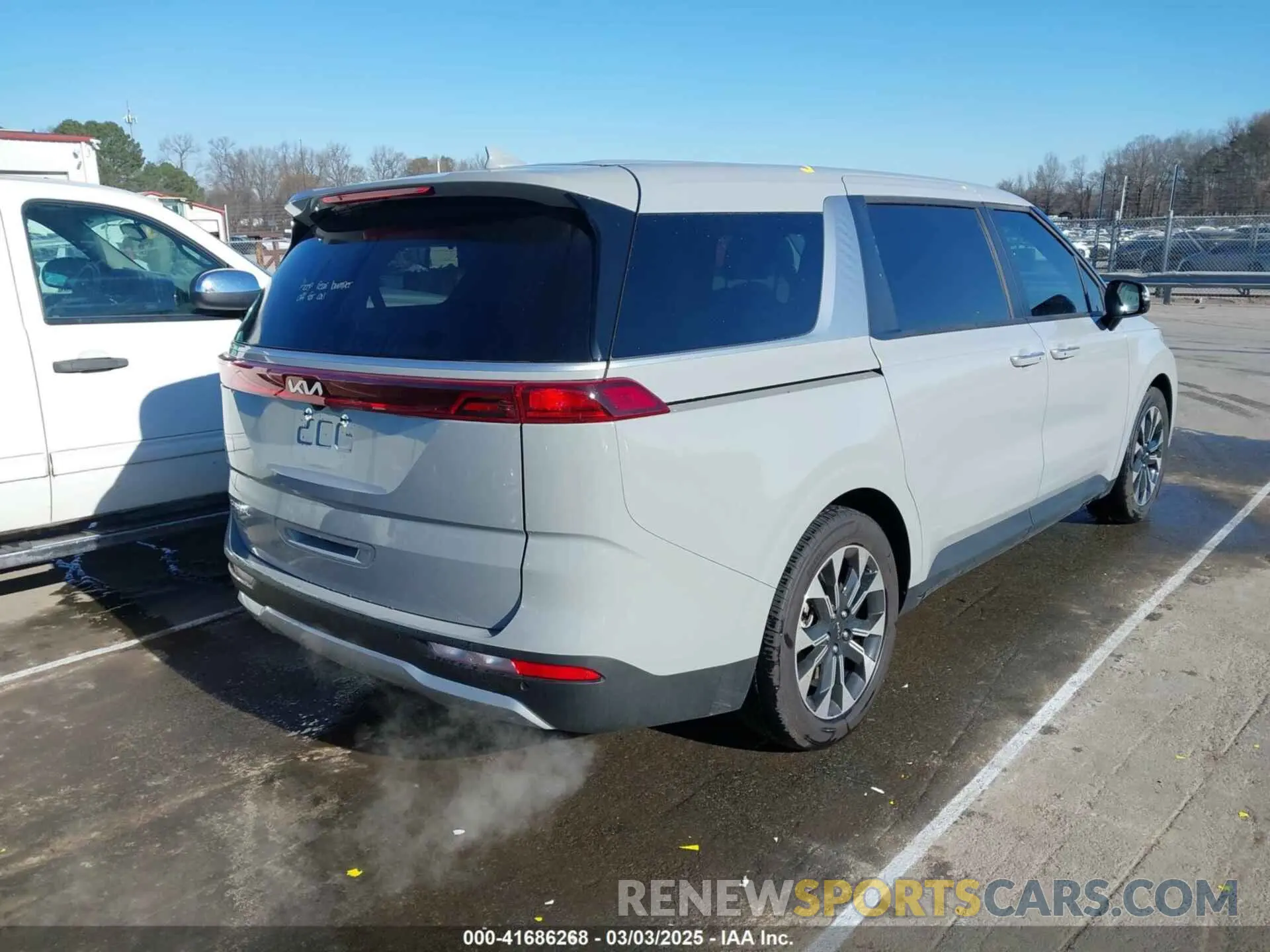 4 Photograph of a damaged car KNDNC5H3XR6431660 KIA CARNIVAL MPV 2024