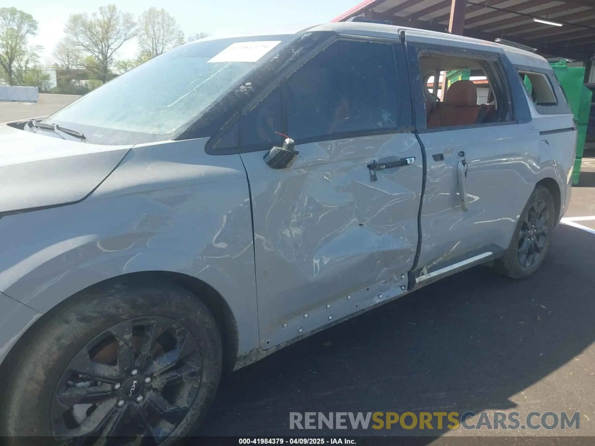 6 Photograph of a damaged car KNDNE5H32R6340005 KIA CARNIVAL MPV 2024