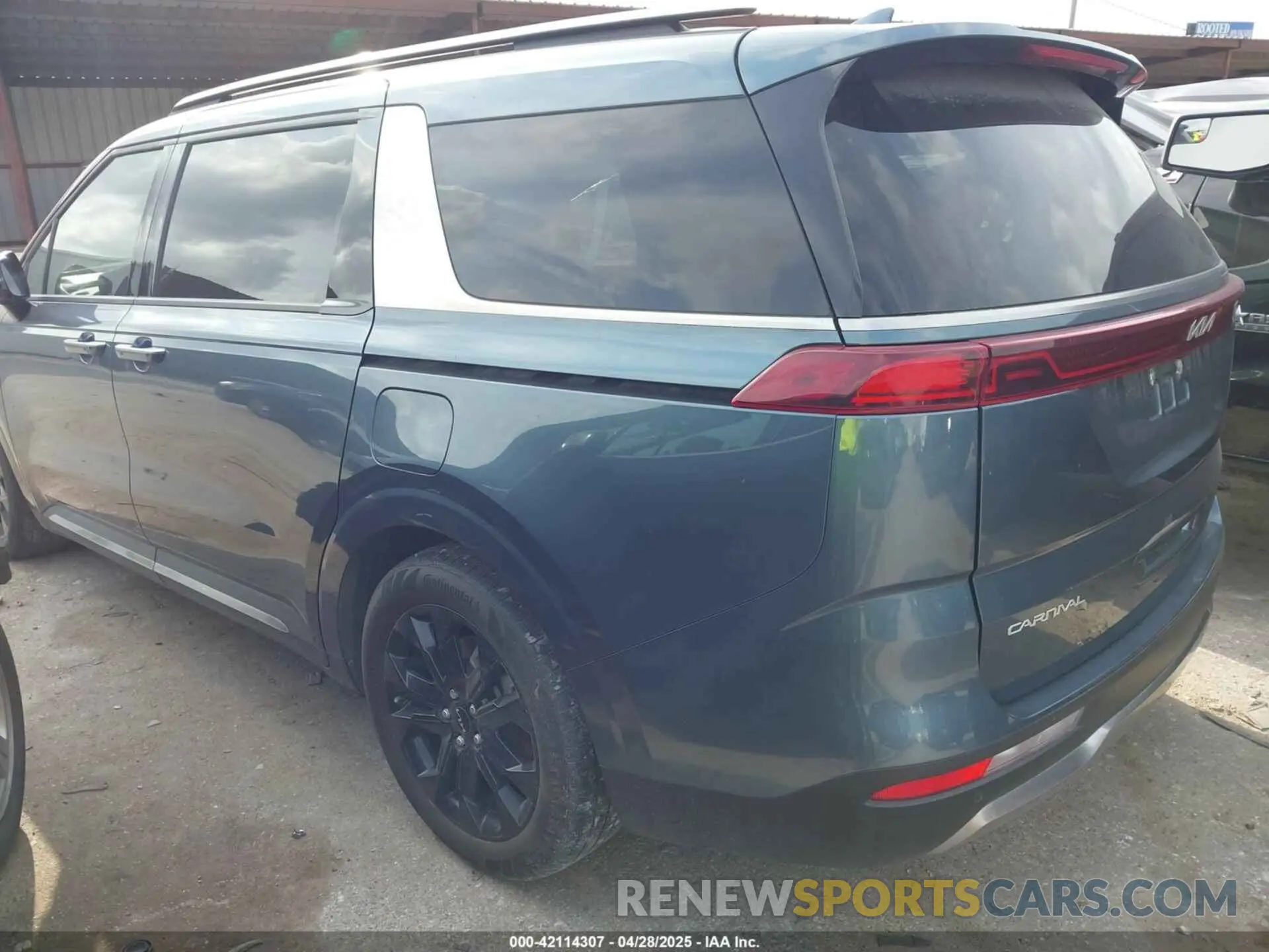3 Photograph of a damaged car KNDNE5H33R6375166 KIA CARNIVAL MPV 2024
