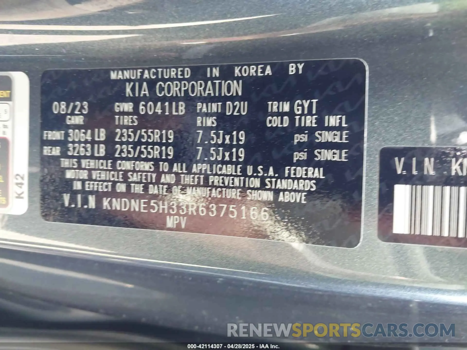 9 Photograph of a damaged car KNDNE5H33R6375166 KIA CARNIVAL MPV 2024