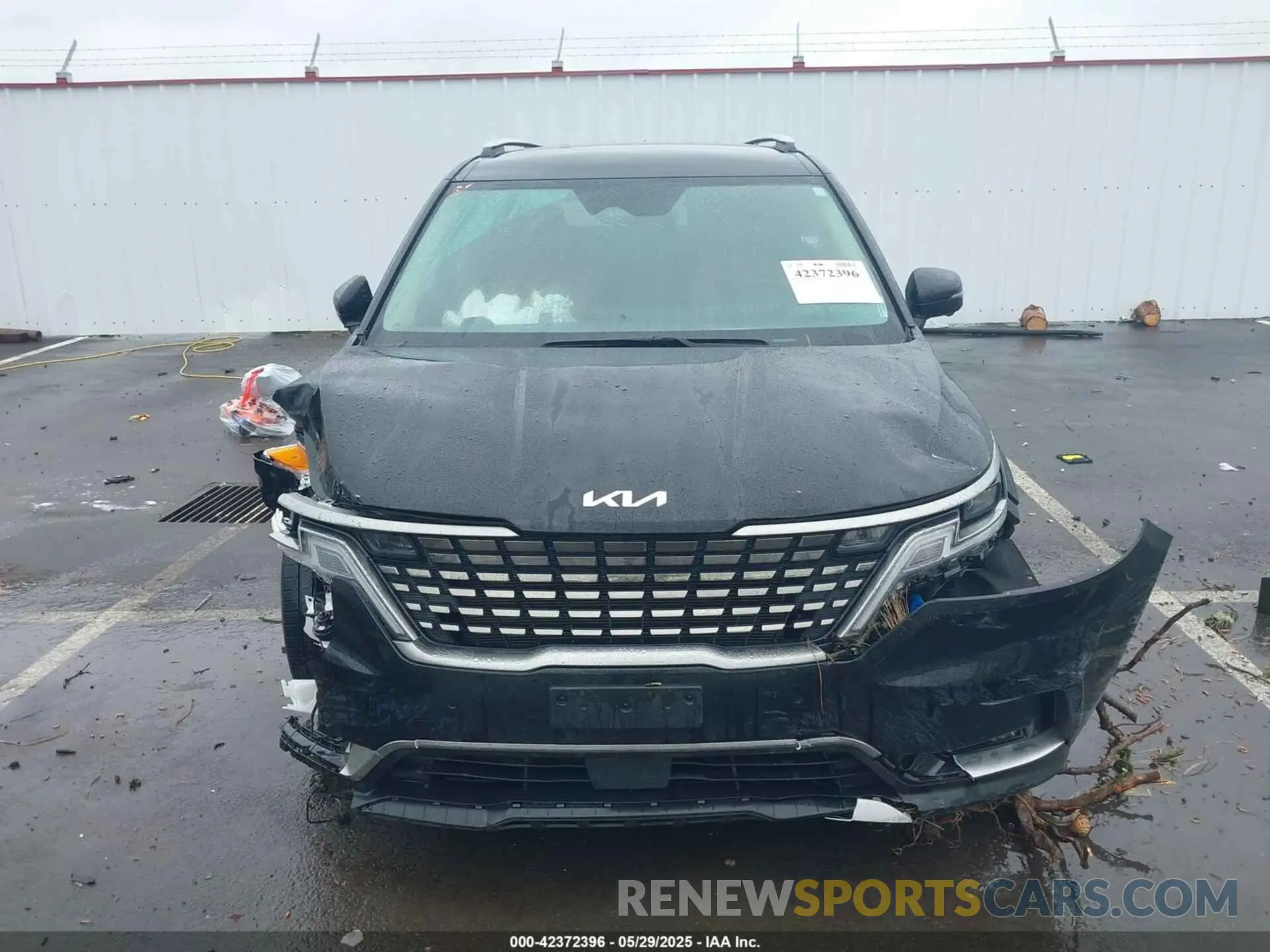 11 Photograph of a damaged car KNDNE5H33R6424382 KIA CARNIVAL MPV 2024