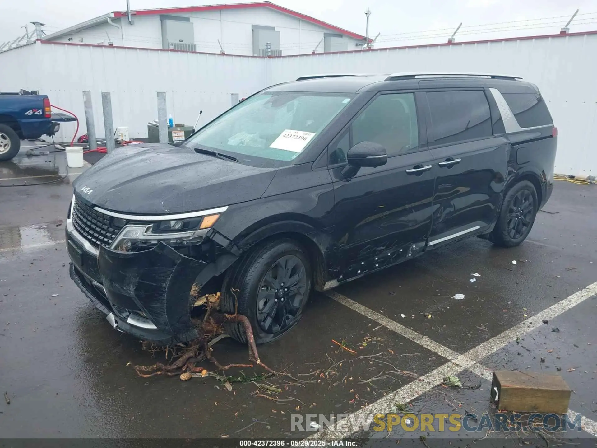 2 Photograph of a damaged car KNDNE5H33R6424382 KIA CARNIVAL MPV 2024