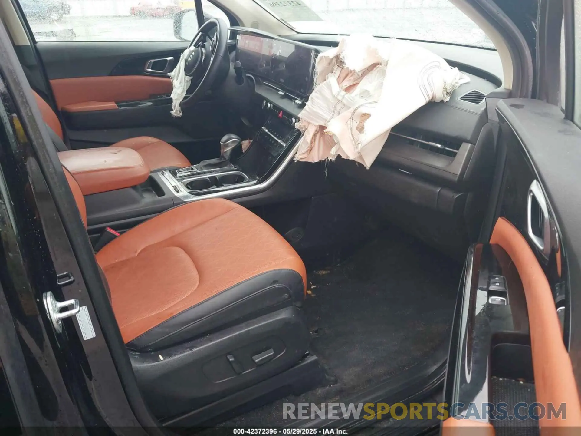 5 Photograph of a damaged car KNDNE5H33R6424382 KIA CARNIVAL MPV 2024