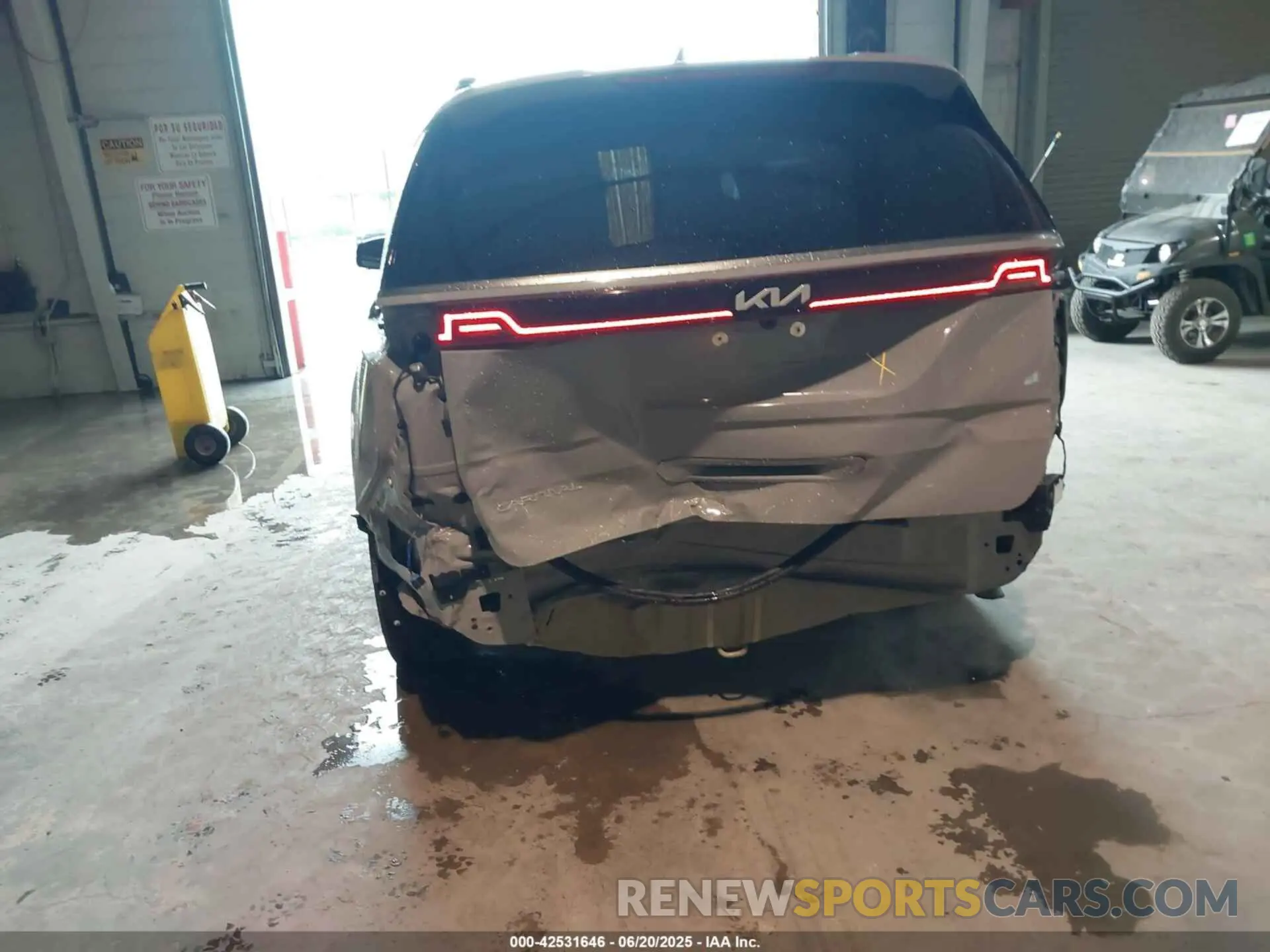 6 Photograph of a damaged car KNDNE5H34R6360188 KIA CARNIVAL MPV 2024