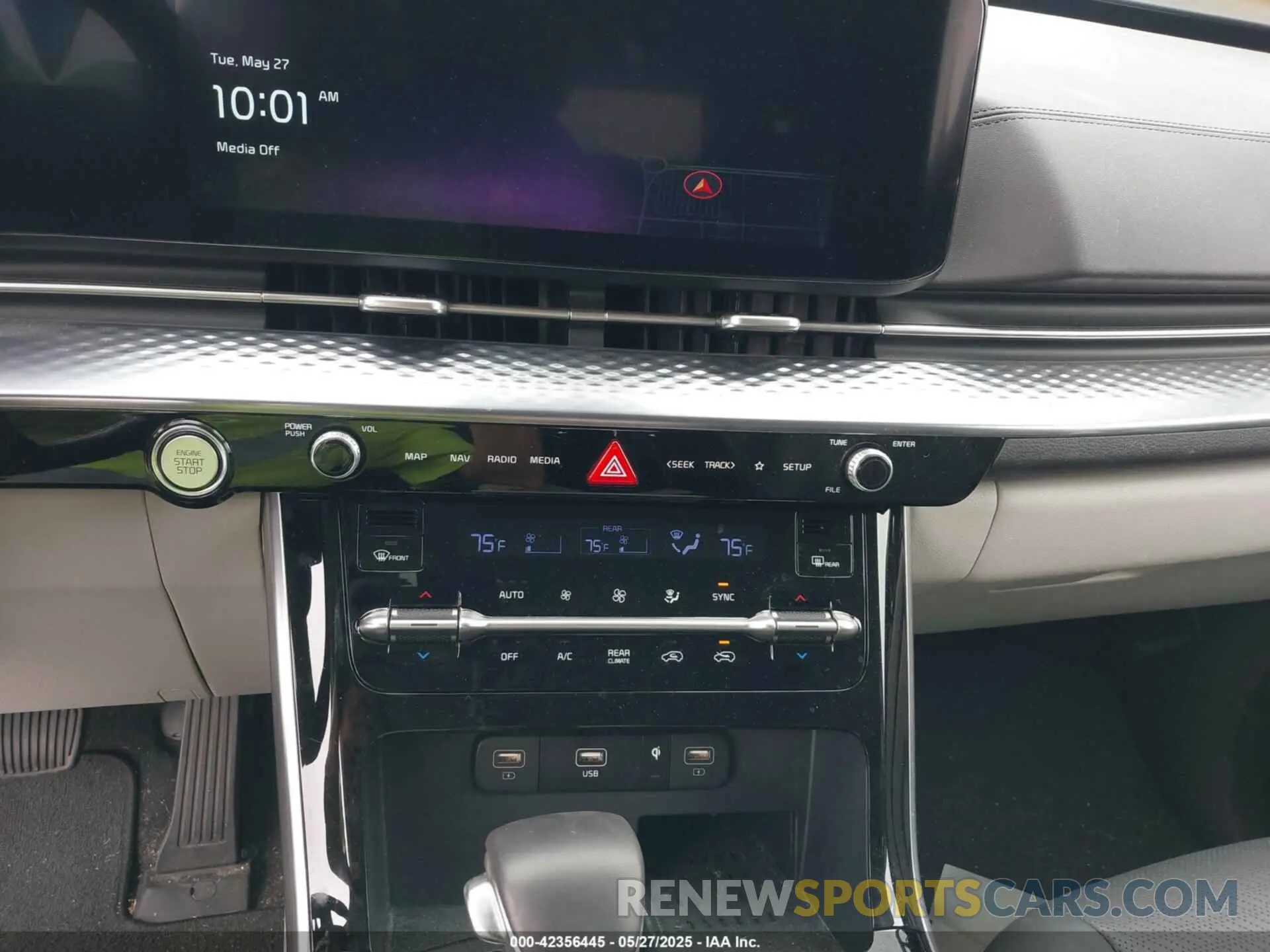 21 Photograph of a damaged car KNDNE5H34R6385298 KIA CARNIVAL MPV 2024