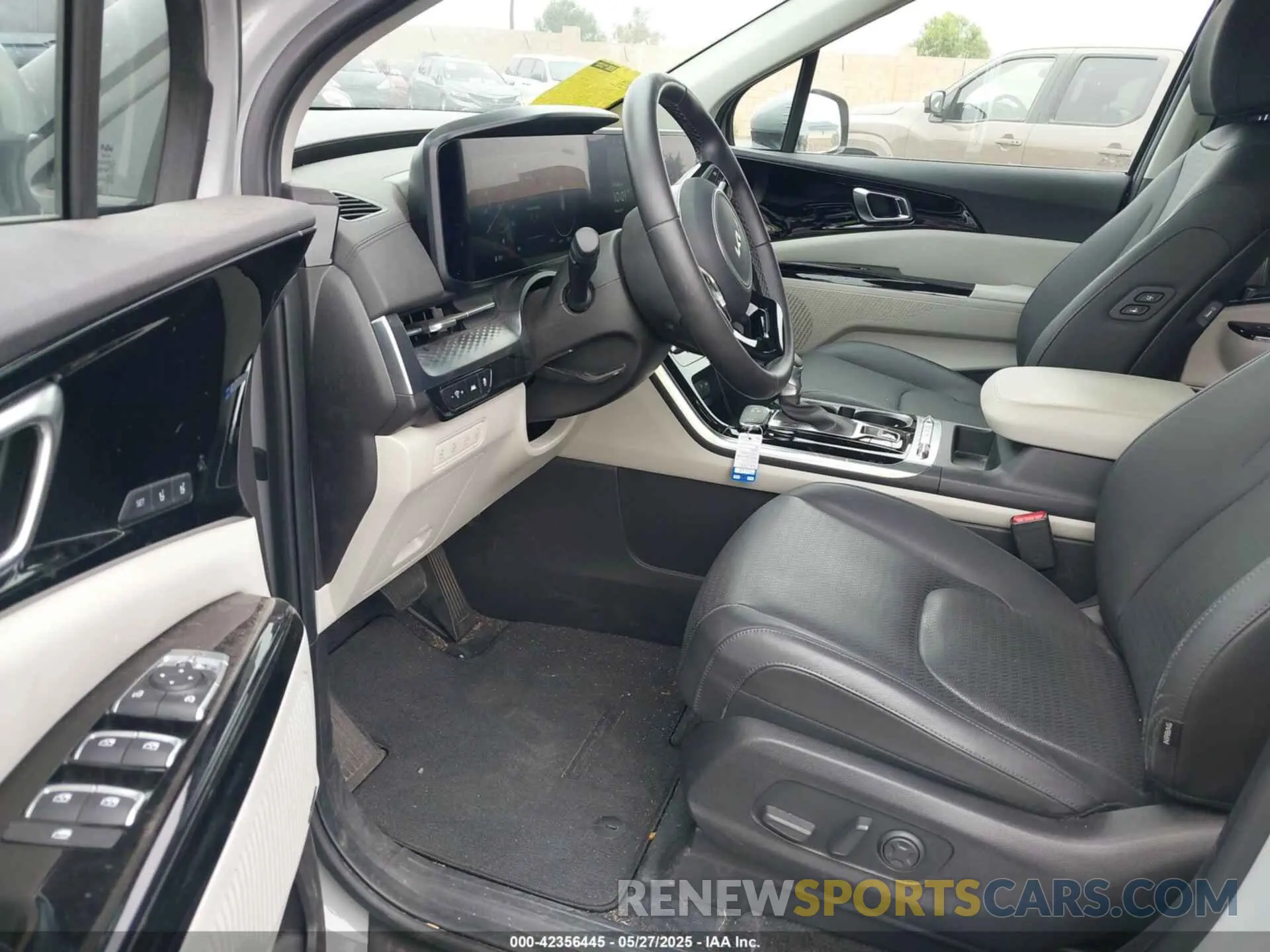5 Photograph of a damaged car KNDNE5H34R6385298 KIA CARNIVAL MPV 2024