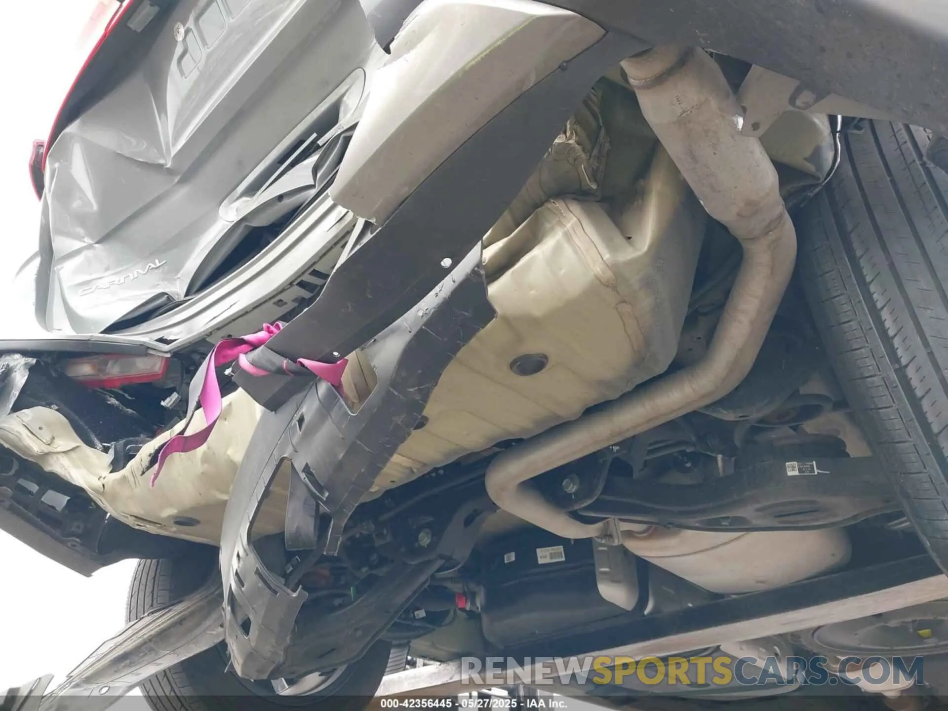 6 Photograph of a damaged car KNDNE5H34R6385298 KIA CARNIVAL MPV 2024