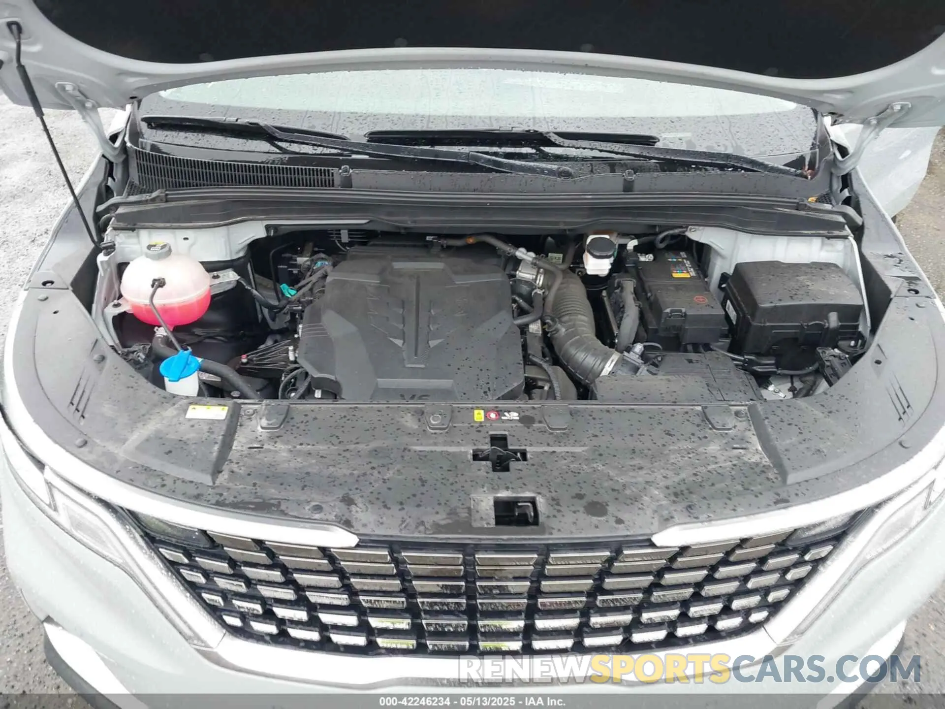 10 Photograph of a damaged car KNDNE5H37R6343711 KIA CARNIVAL MPV 2024