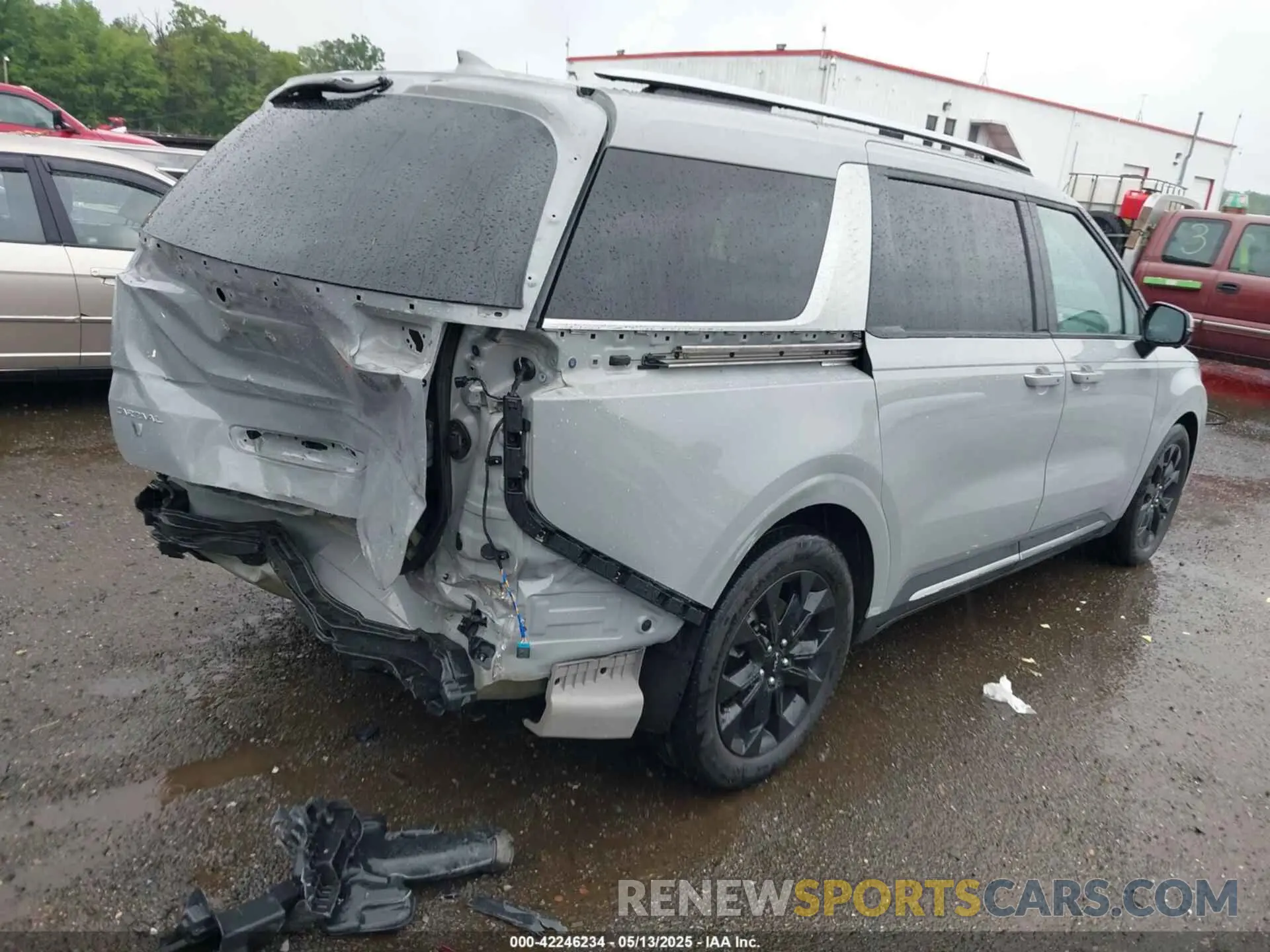 4 Photograph of a damaged car KNDNE5H37R6343711 KIA CARNIVAL MPV 2024