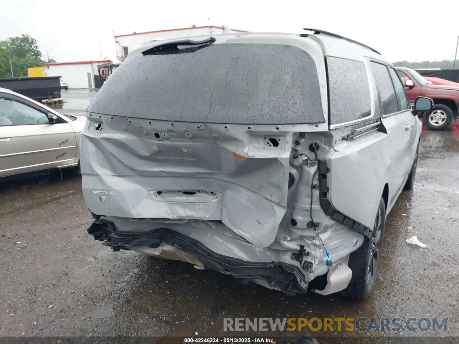 6 Photograph of a damaged car KNDNE5H37R6343711 KIA CARNIVAL MPV 2024