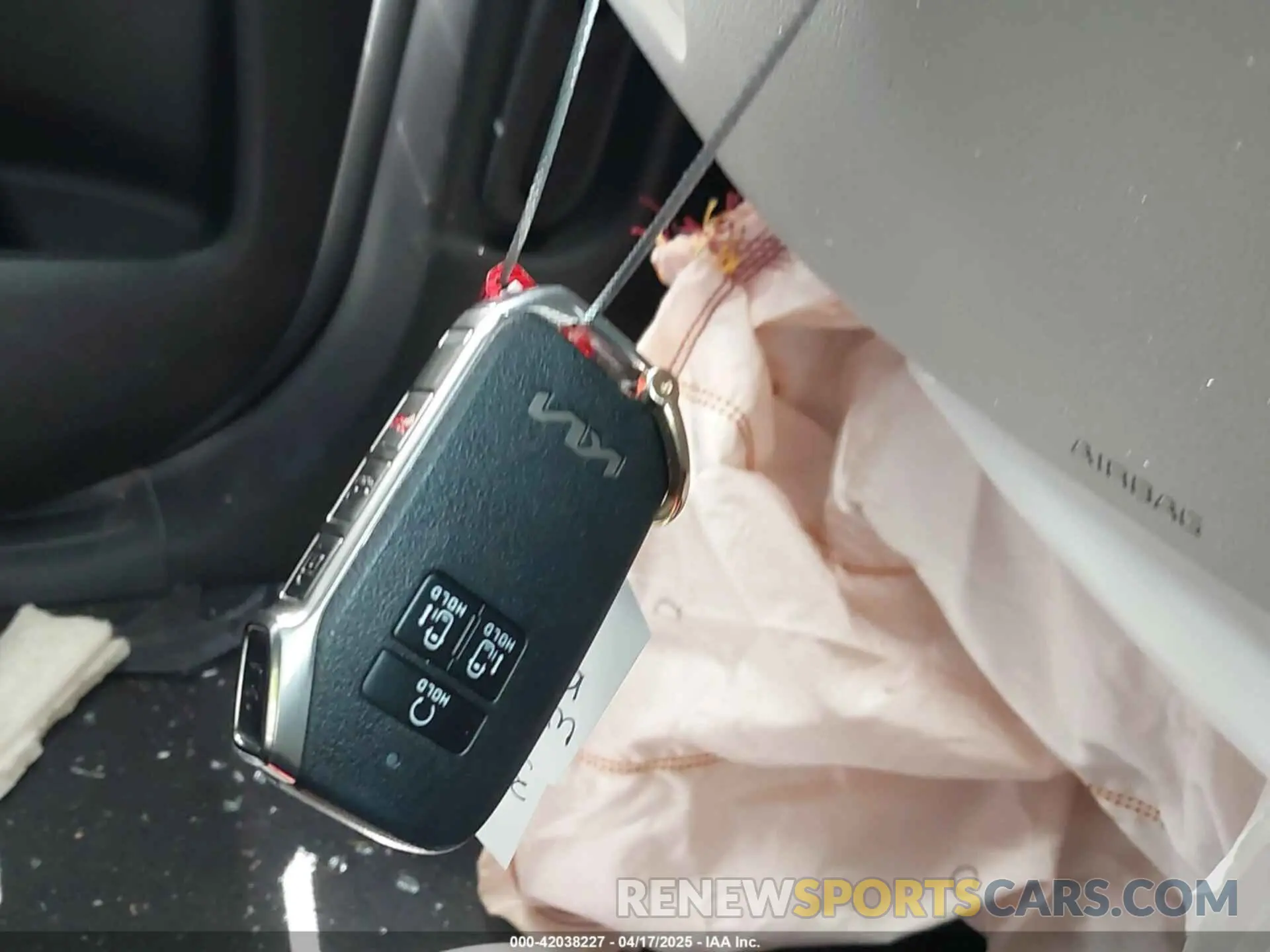 11 Photograph of a damaged car KNDNE5H37R6403146 KIA CARNIVAL MPV 2024
