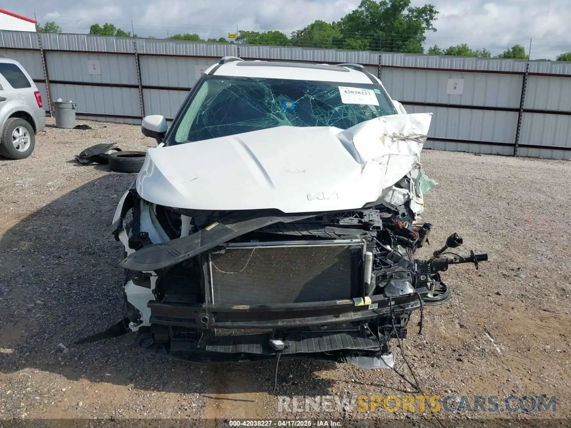13 Photograph of a damaged car KNDNE5H37R6403146 KIA CARNIVAL MPV 2024