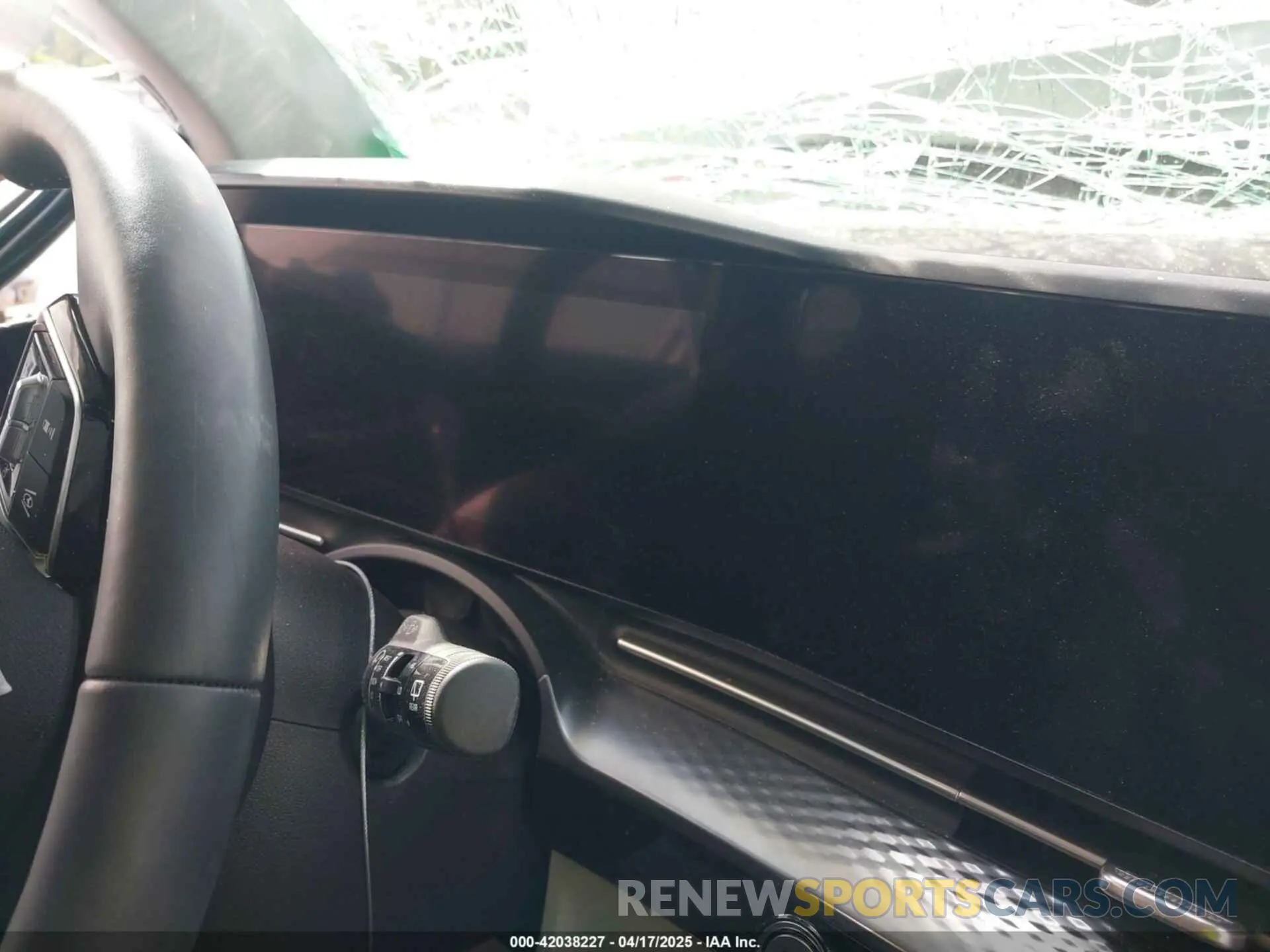 7 Photograph of a damaged car KNDNE5H37R6403146 KIA CARNIVAL MPV 2024