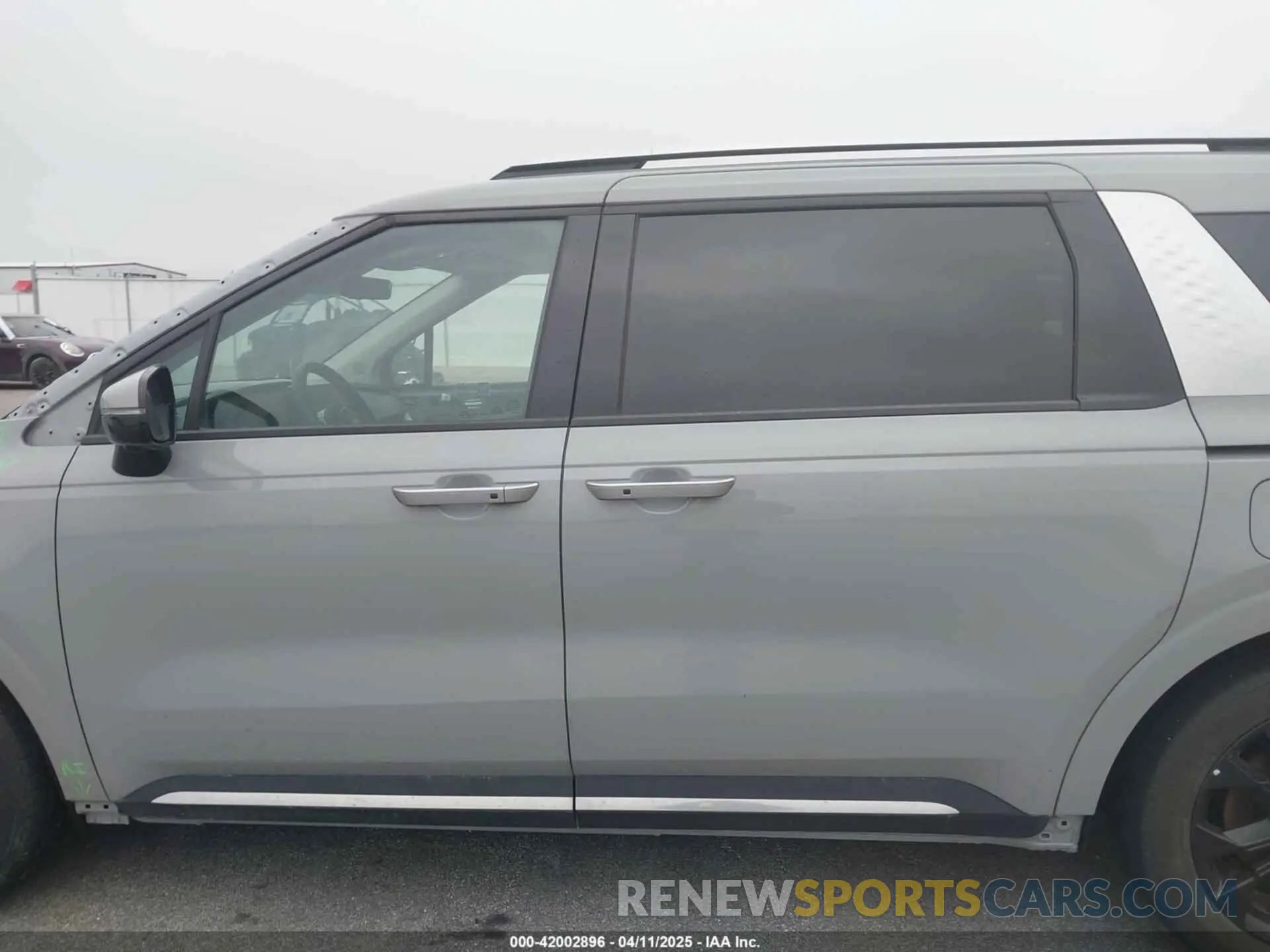 15 Photograph of a damaged car KNDNE5H38R6304237 KIA CARNIVAL MPV 2024