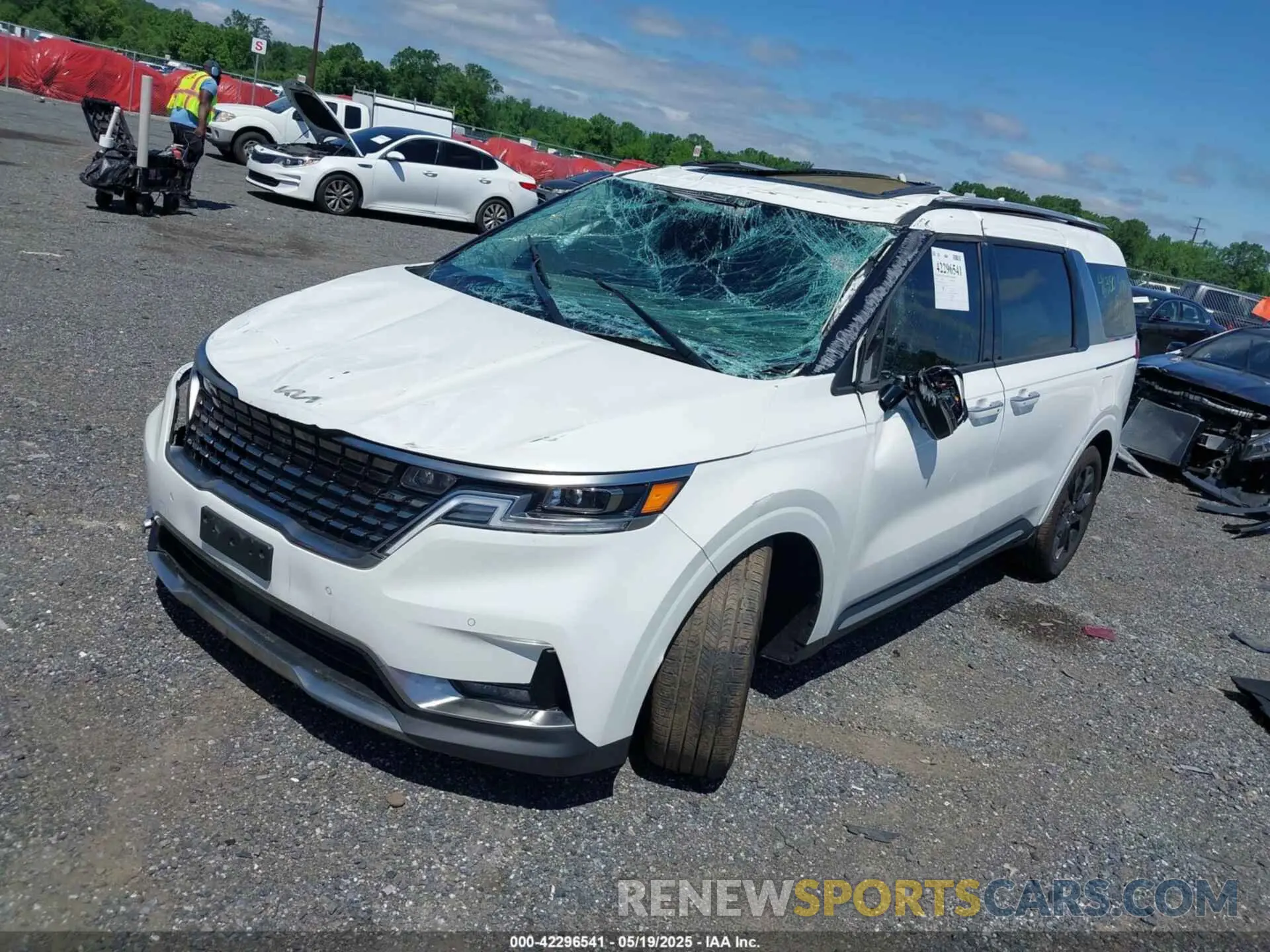 6 Photograph of a damaged car KNDNE5H39R6364270 KIA CARNIVAL MPV 2024