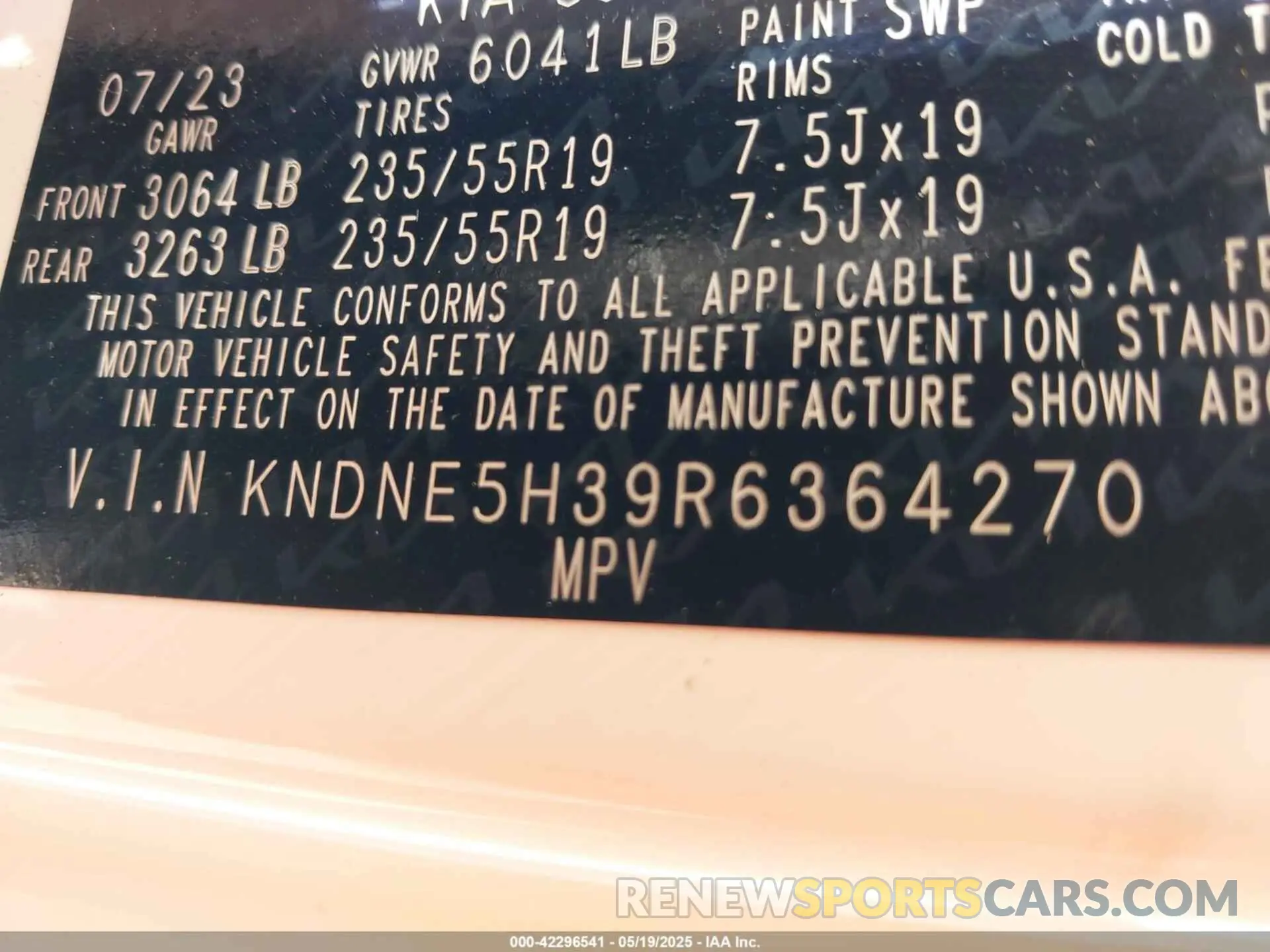 9 Photograph of a damaged car KNDNE5H39R6364270 KIA CARNIVAL MPV 2024