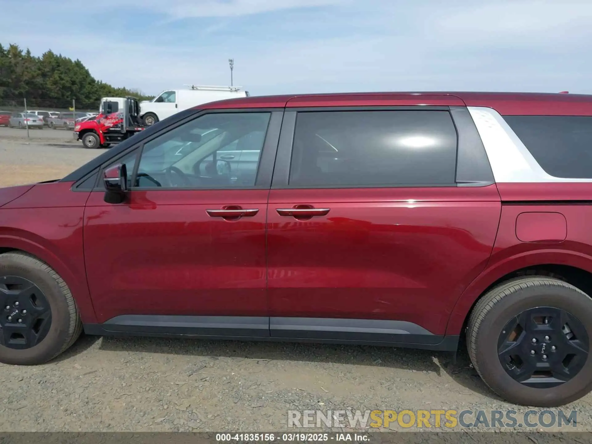 14 Photograph of a damaged car KNDNB5K32S6476822 KIA CARNIVAL MPV 2025