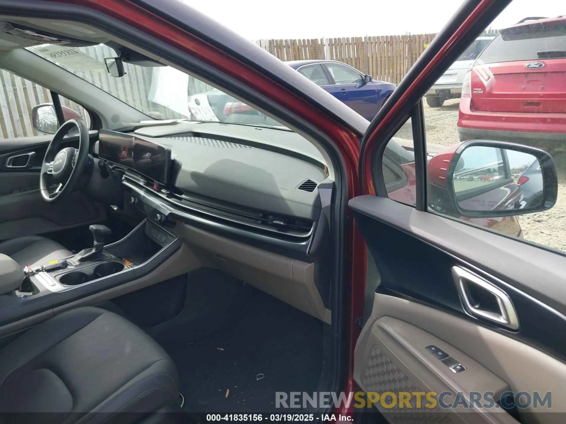 5 Photograph of a damaged car KNDNB5K32S6476822 KIA CARNIVAL MPV 2025