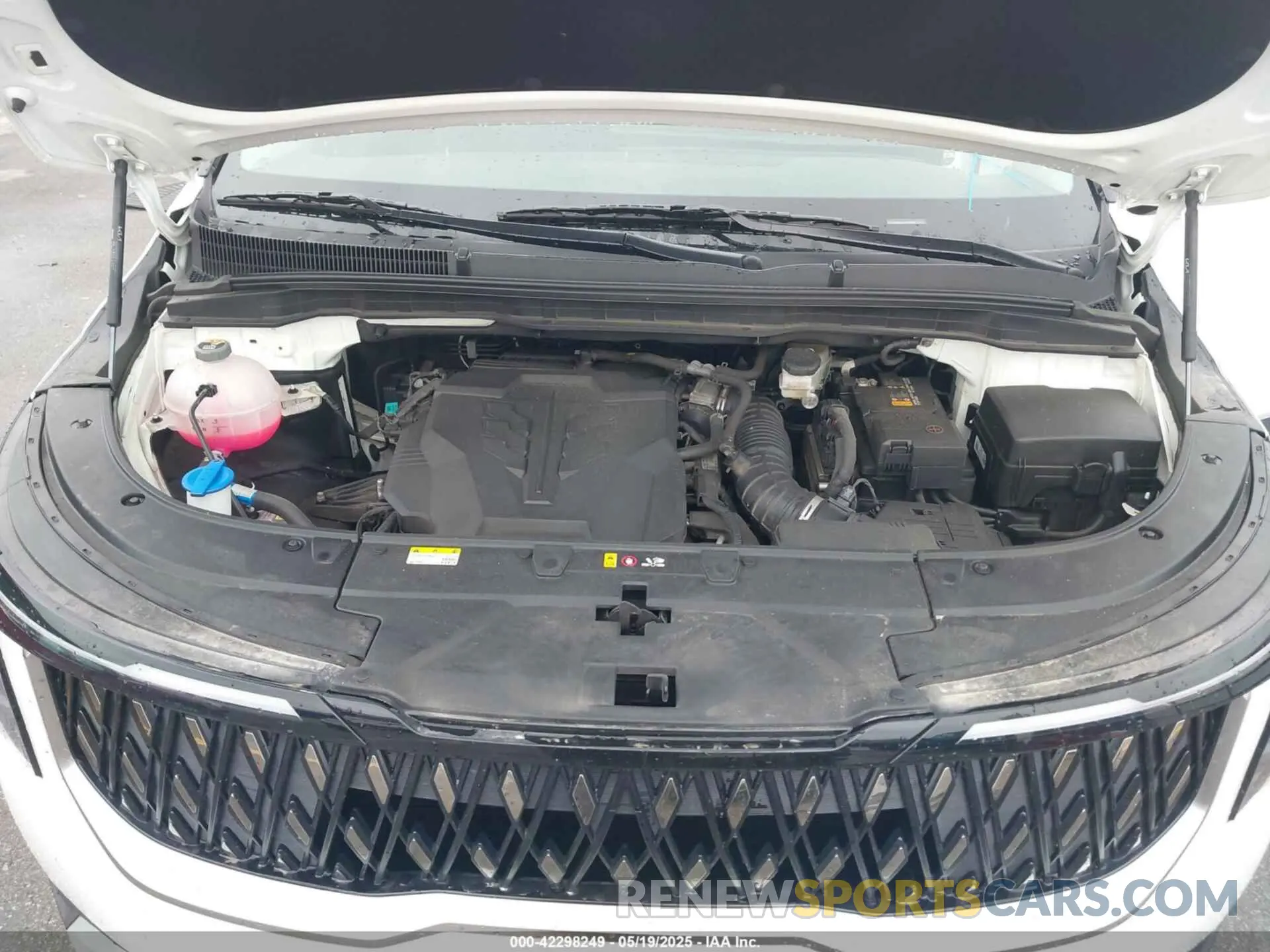 10 Photograph of a damaged car KNDNB5K34S6483397 KIA CARNIVAL MPV 2025
