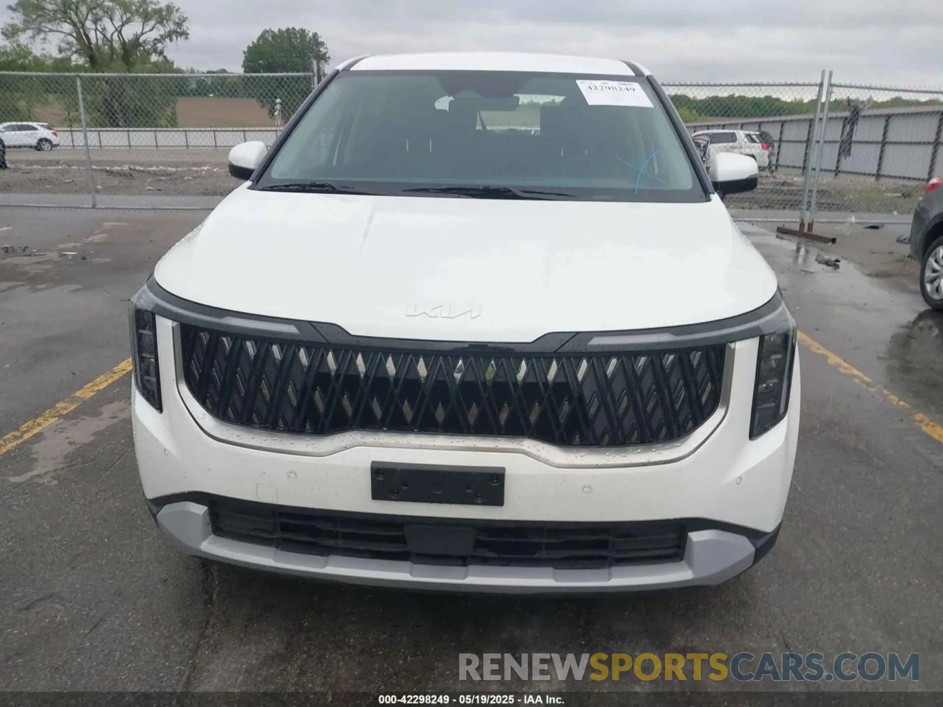 12 Photograph of a damaged car KNDNB5K34S6483397 KIA CARNIVAL MPV 2025
