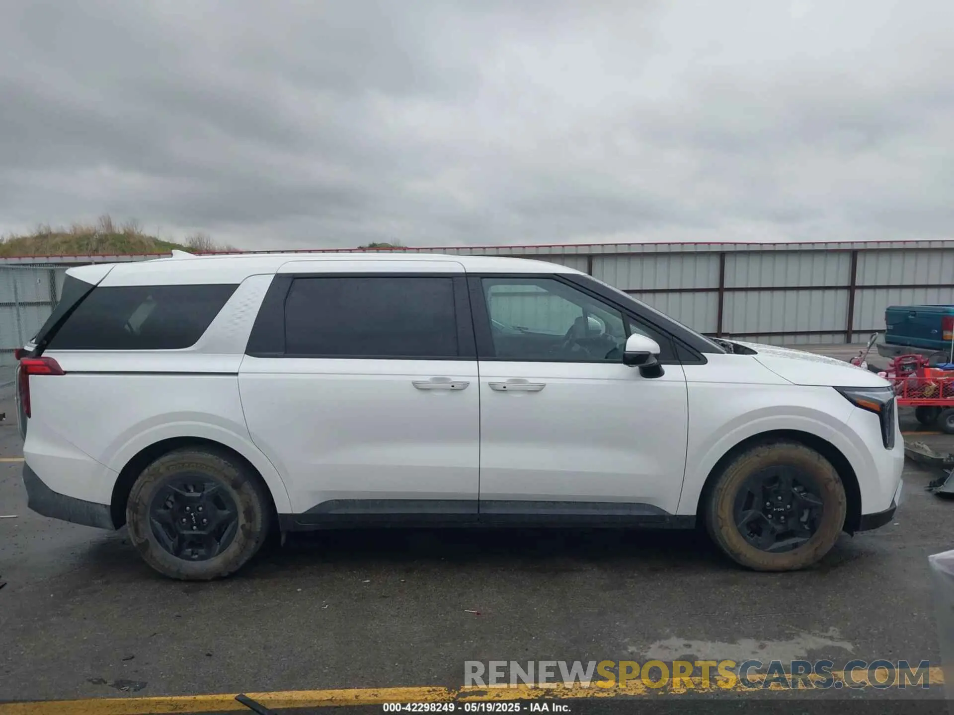 13 Photograph of a damaged car KNDNB5K34S6483397 KIA CARNIVAL MPV 2025