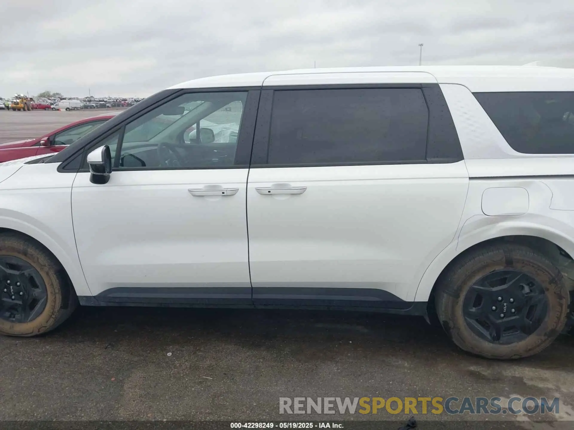 14 Photograph of a damaged car KNDNB5K34S6483397 KIA CARNIVAL MPV 2025