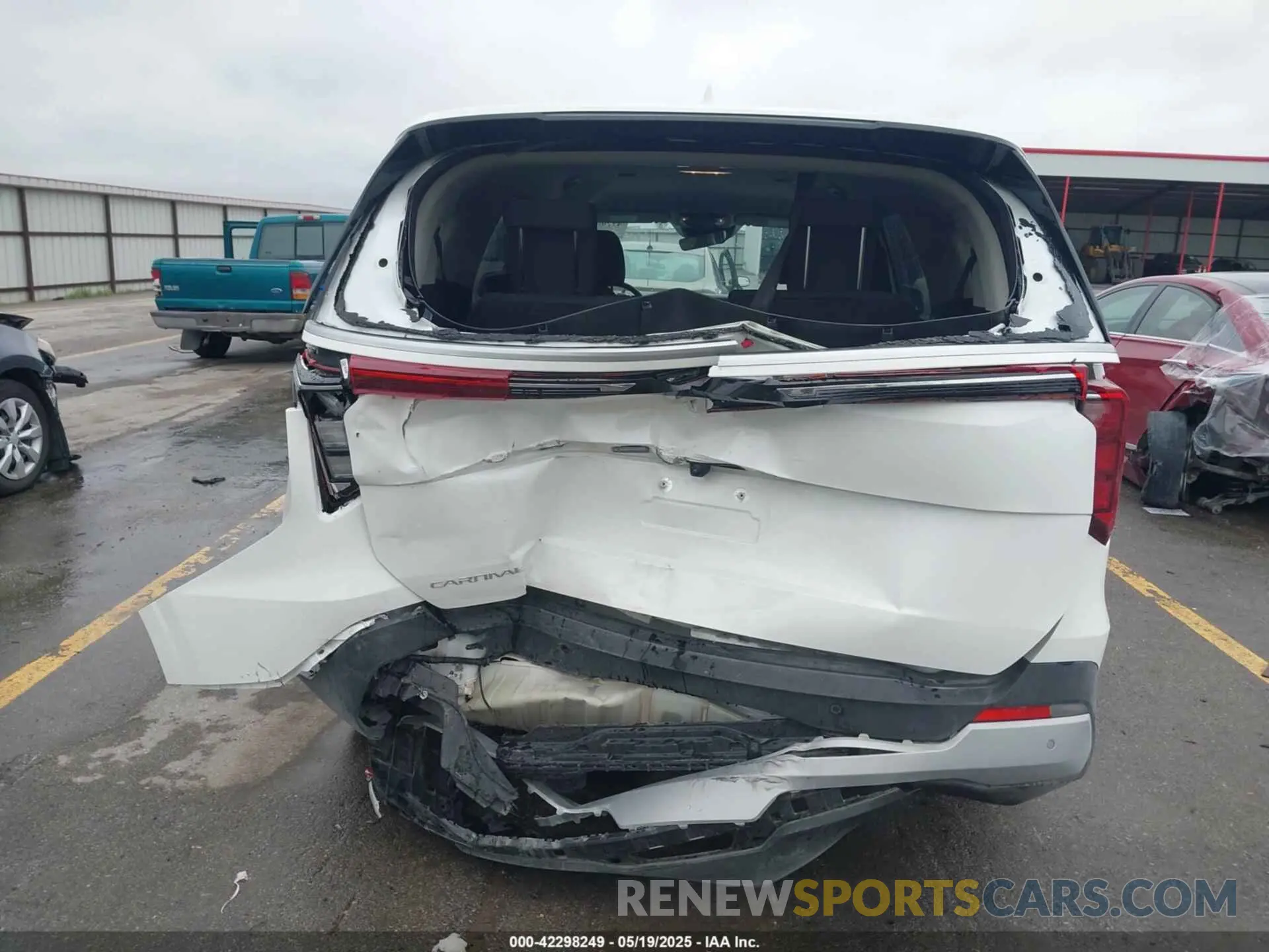6 Photograph of a damaged car KNDNB5K34S6483397 KIA CARNIVAL MPV 2025