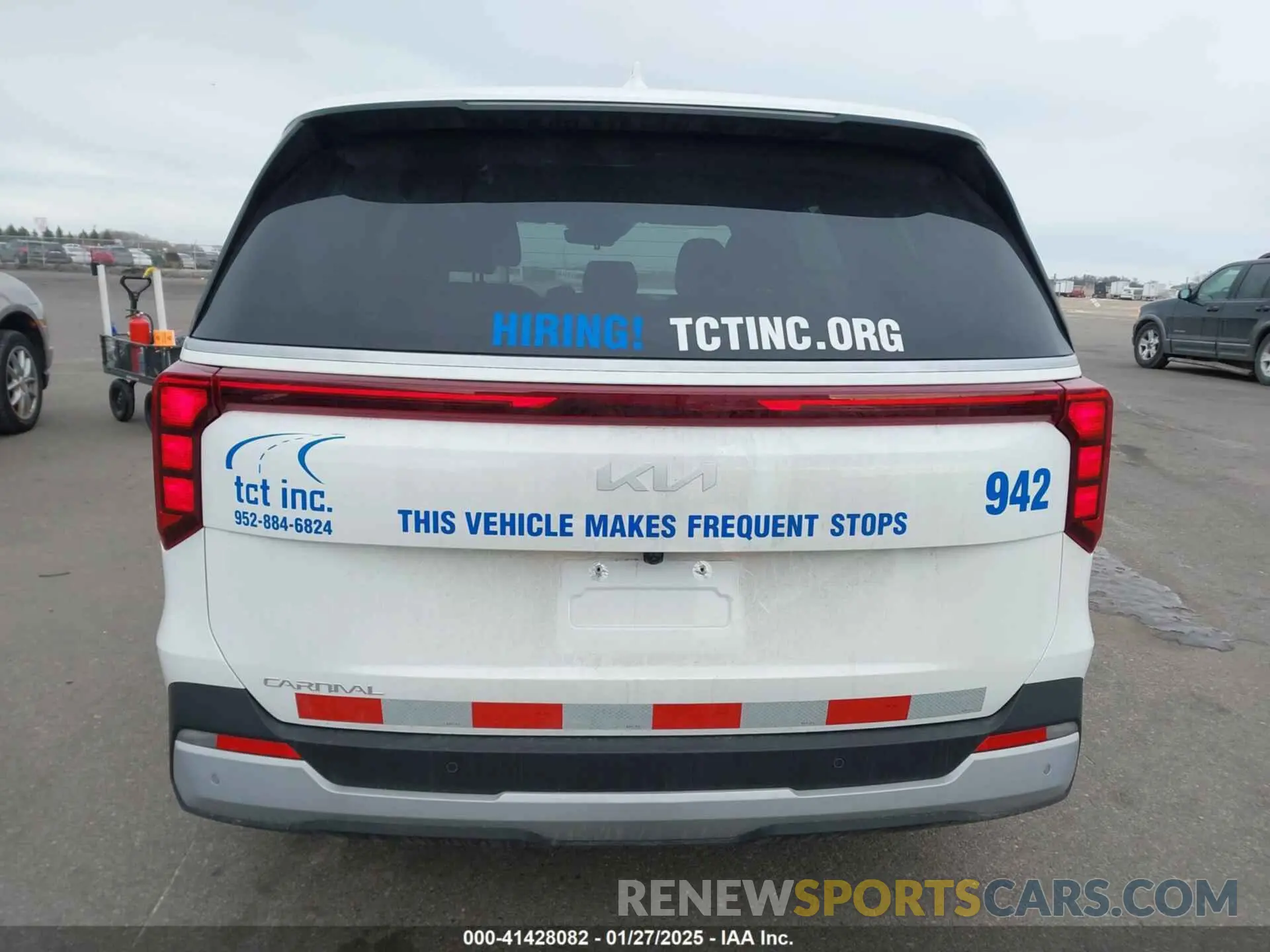16 Photograph of a damaged car KNDNB5K36S6460462 KIA CARNIVAL MPV 2025