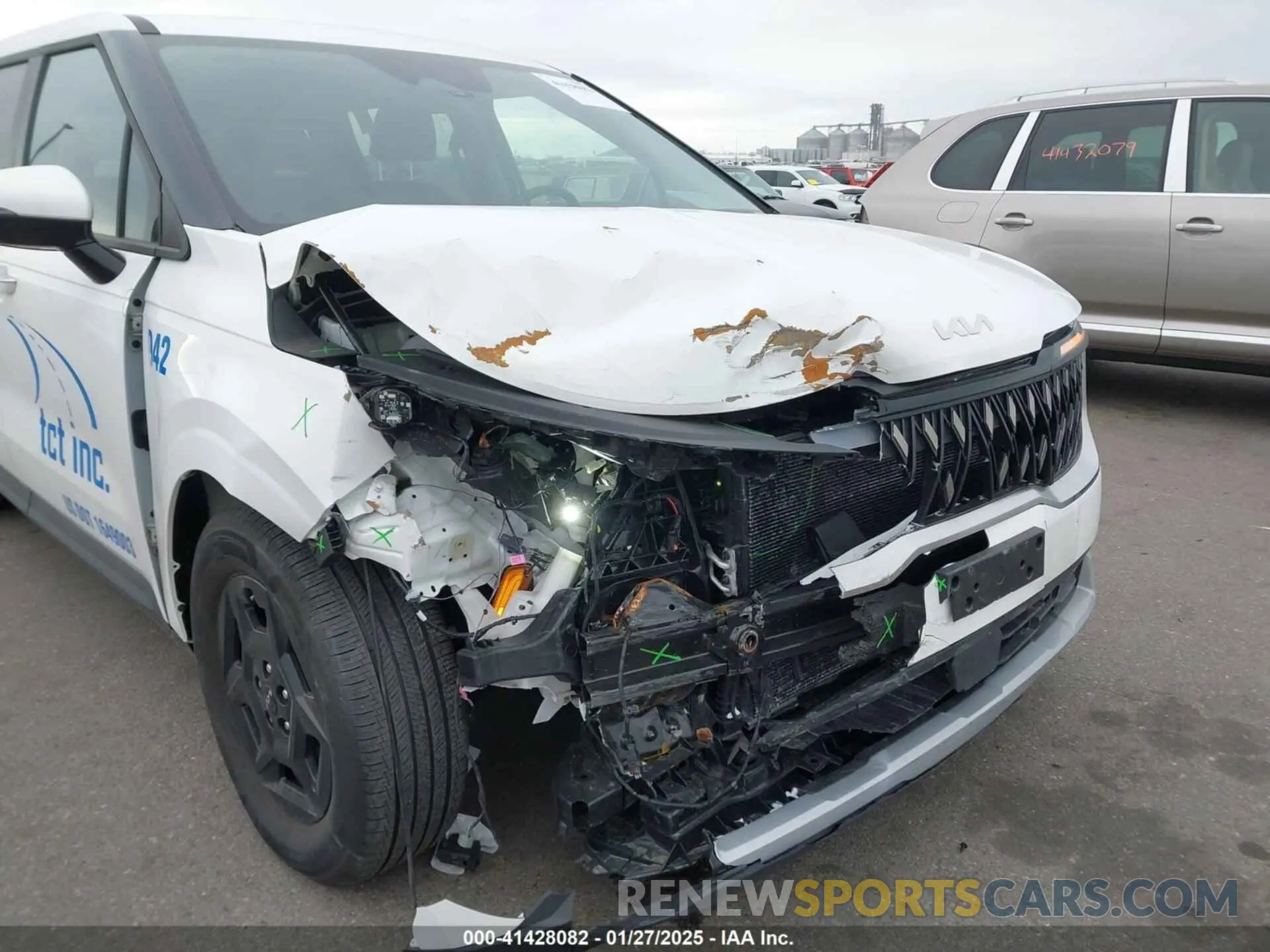 6 Photograph of a damaged car KNDNB5K36S6460462 KIA CARNIVAL MPV 2025