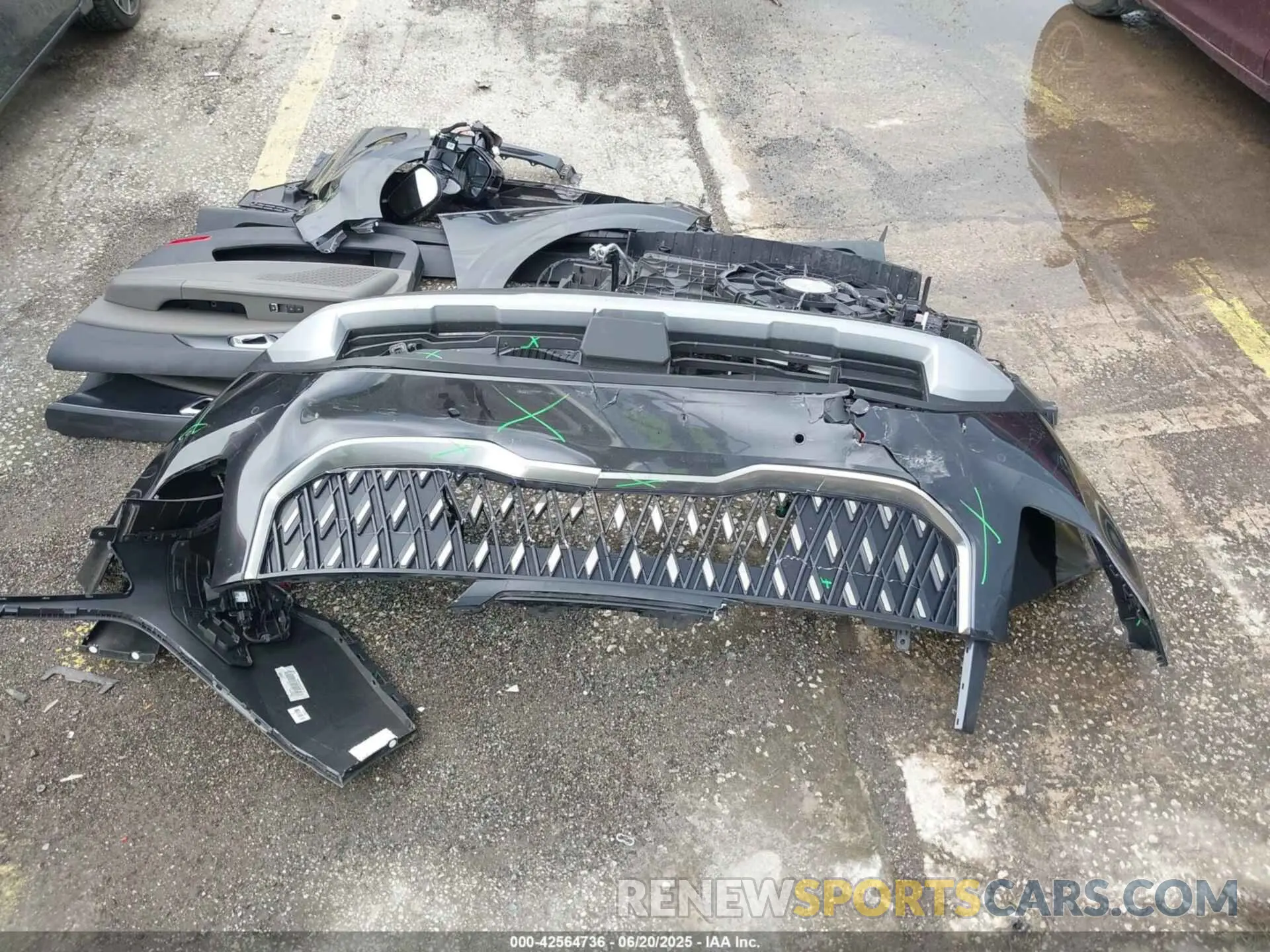 18 Photograph of a damaged car KNDNB5K37S6474094 KIA CARNIVAL MPV 2025