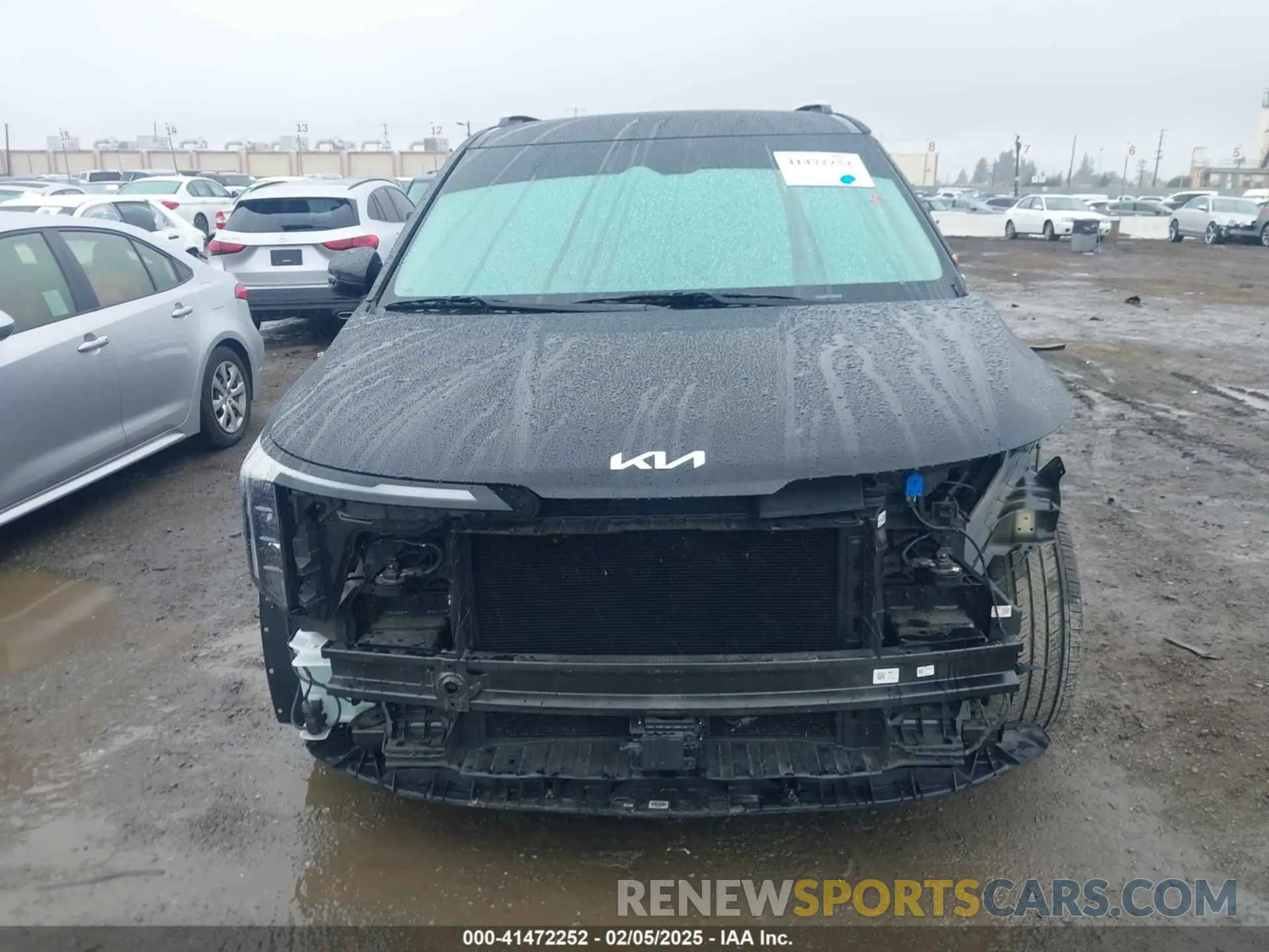 13 Photograph of a damaged car KNDNC5K32S6469477 KIA CARNIVAL MPV 2025