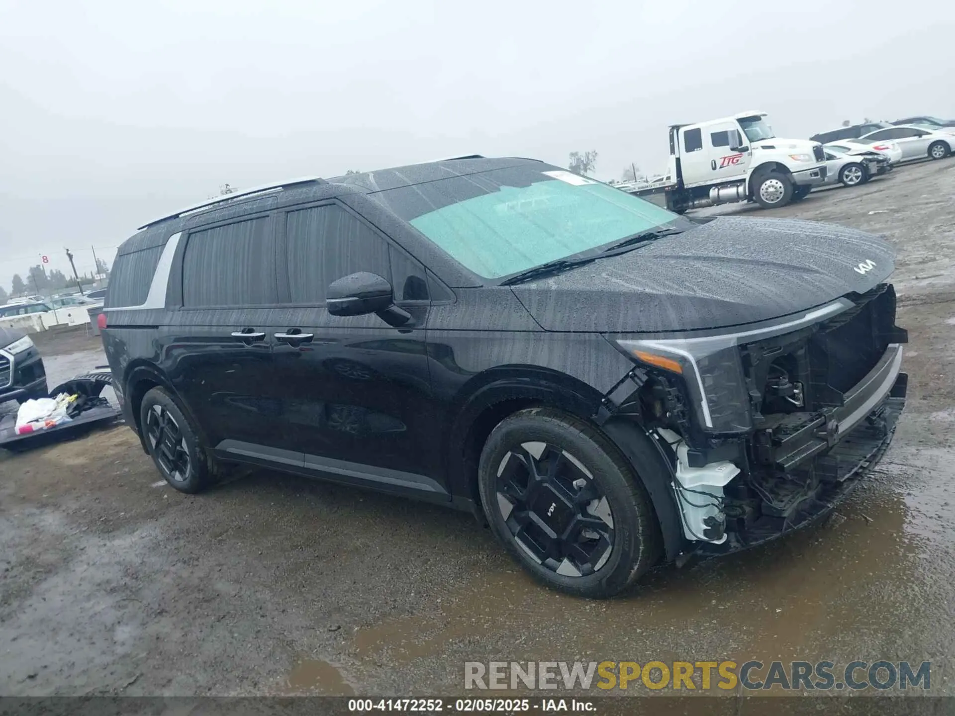 14 Photograph of a damaged car KNDNC5K32S6469477 KIA CARNIVAL MPV 2025
