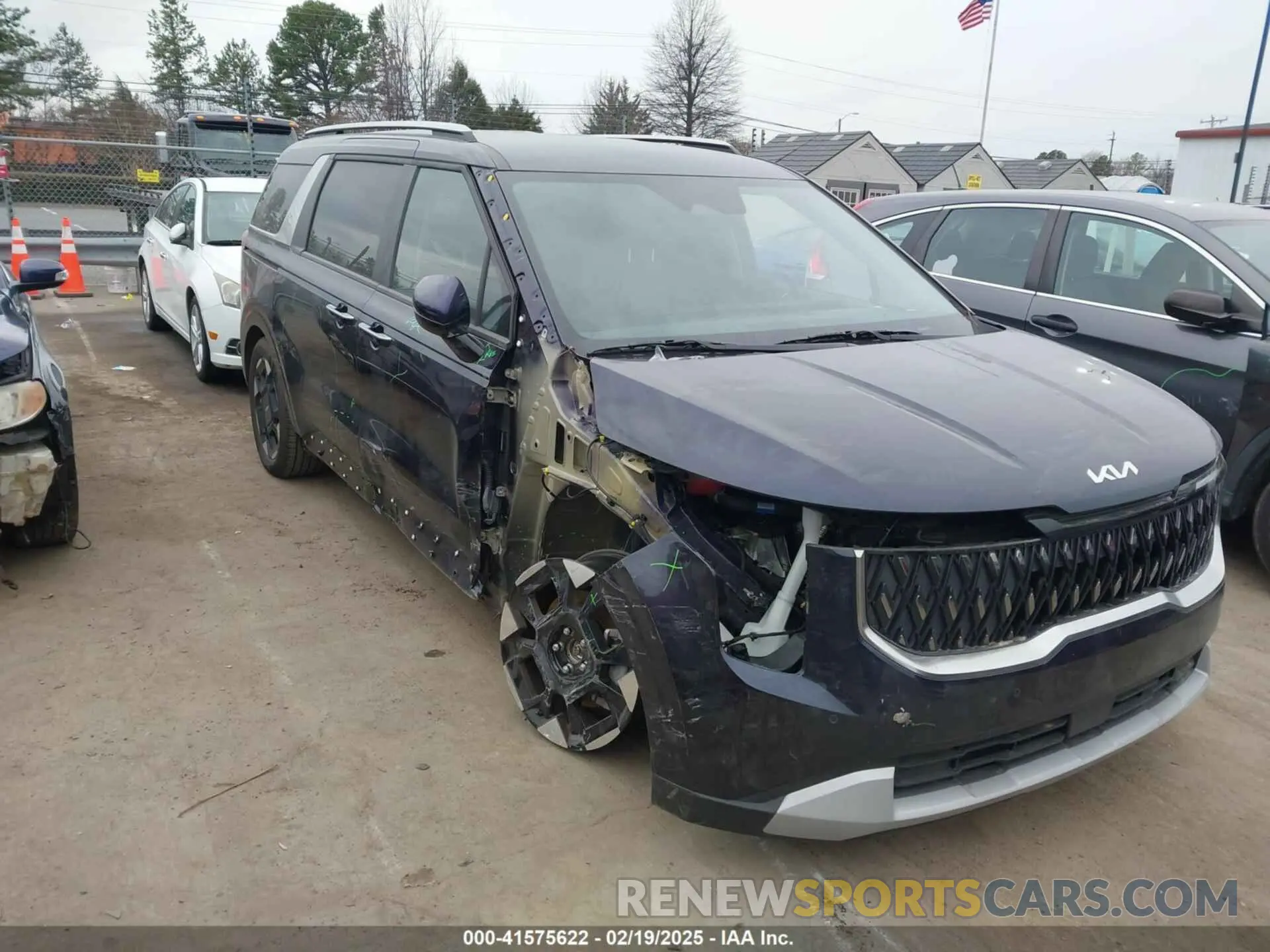 1 Photograph of a damaged car KNDNC5K39S6452353 KIA CARNIVAL MPV 2025