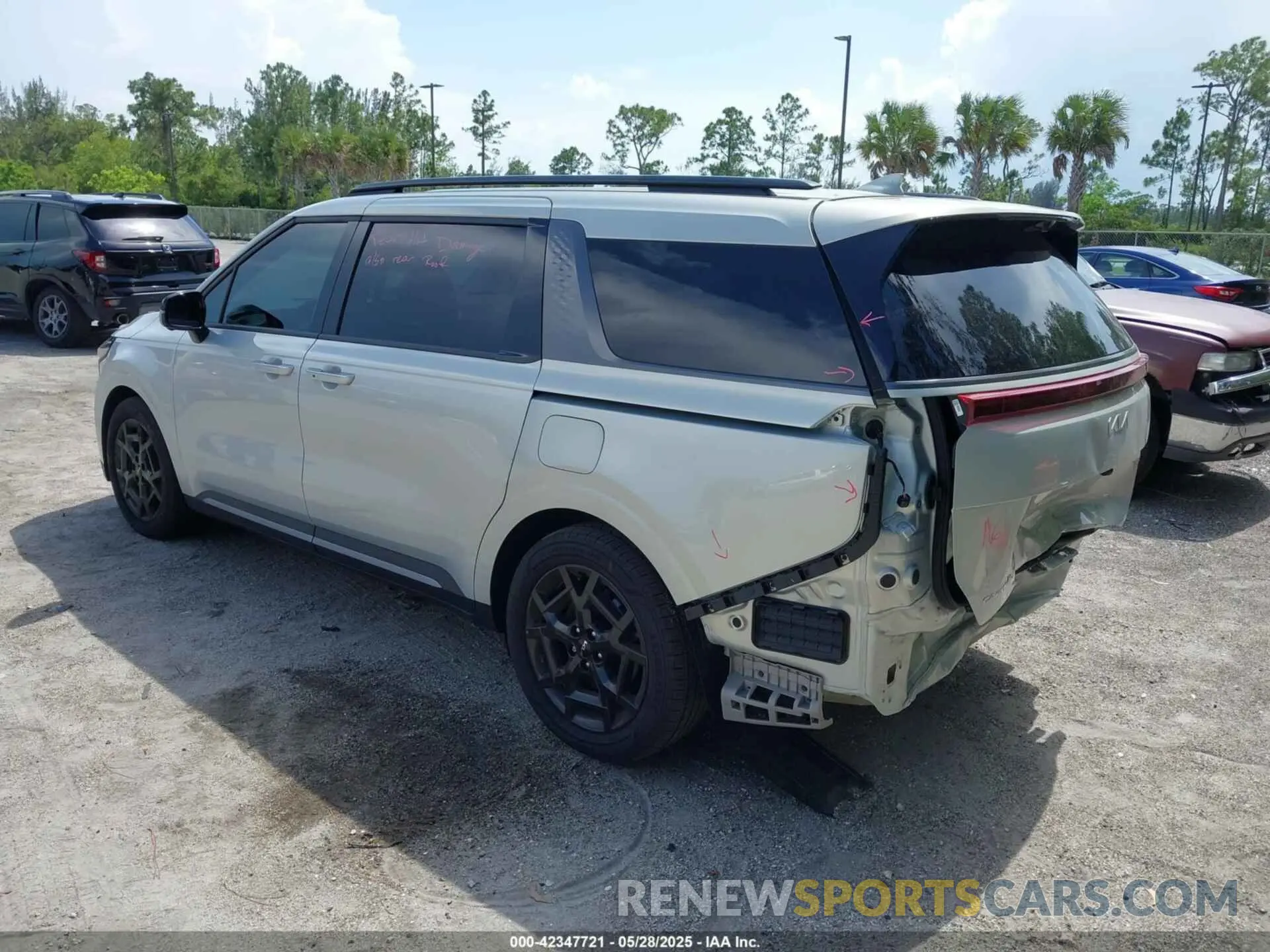 3 Photograph of a damaged car KNDNE5K30S6458925 KIA CARNIVAL MPV 2025