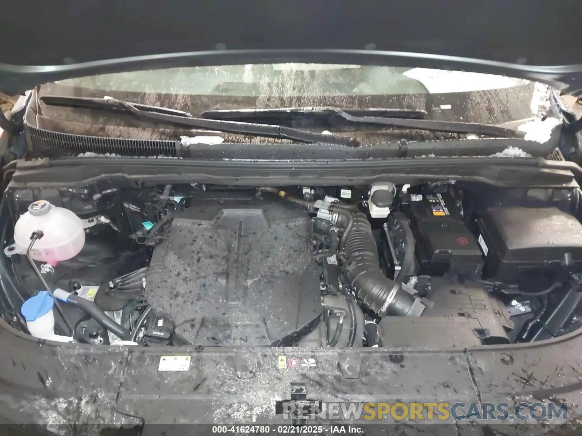 10 Photograph of a damaged car KNDNE5K33S6467800 KIA CARNIVAL MPV 2025