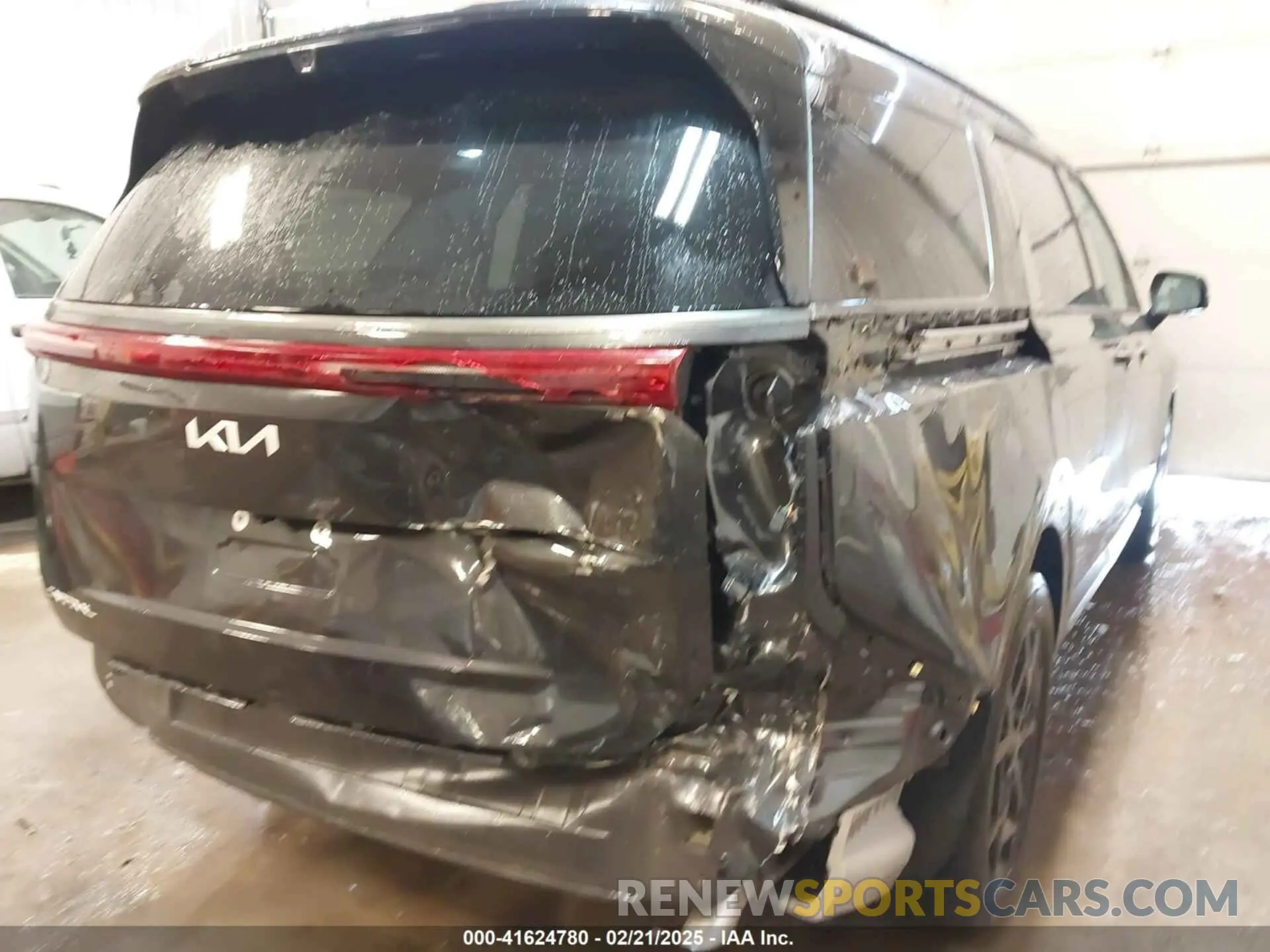 6 Photograph of a damaged car KNDNE5K33S6467800 KIA CARNIVAL MPV 2025