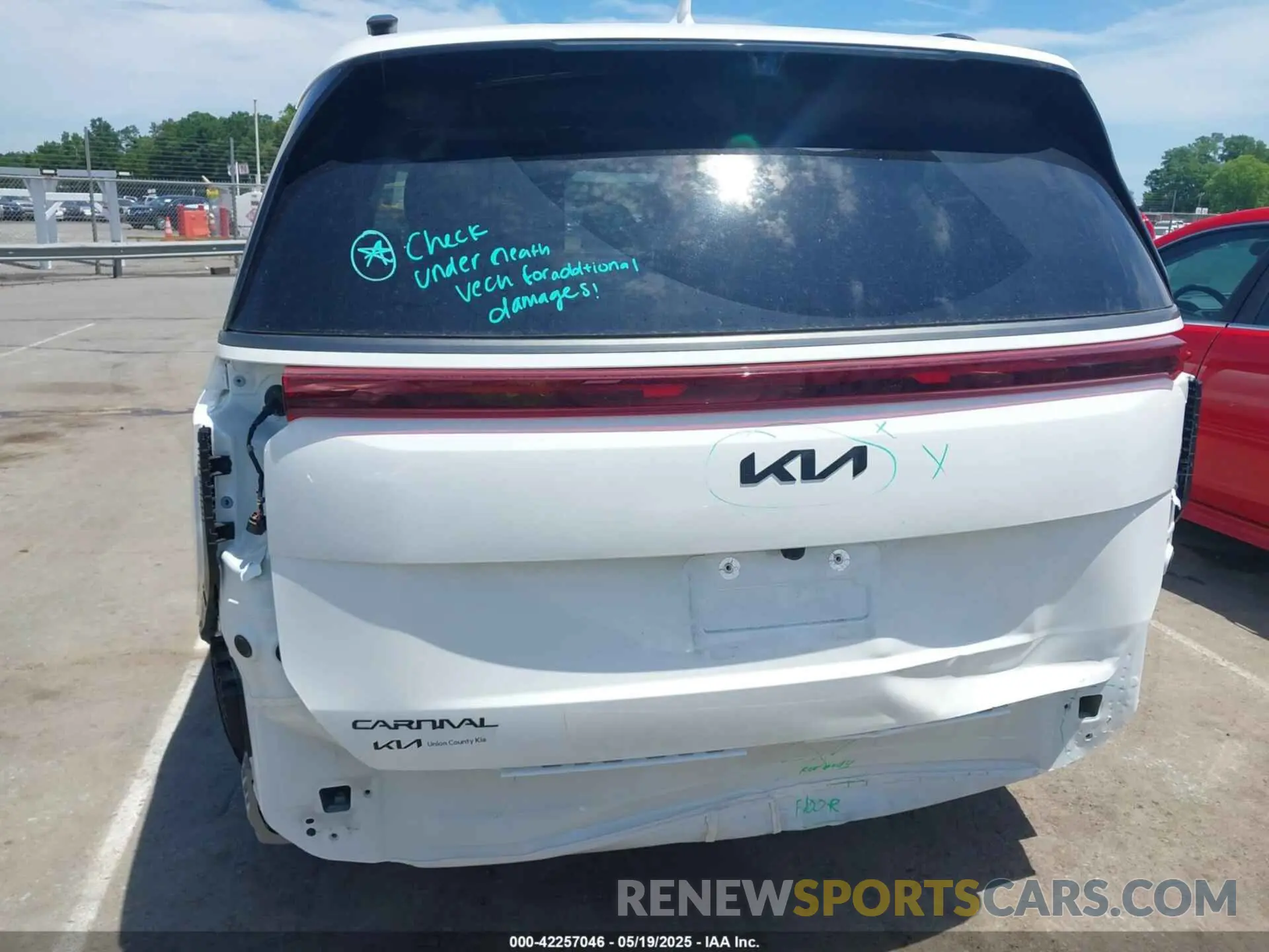 6 Photograph of a damaged car KNDNE5K34S6492592 KIA CARNIVAL MPV 2025