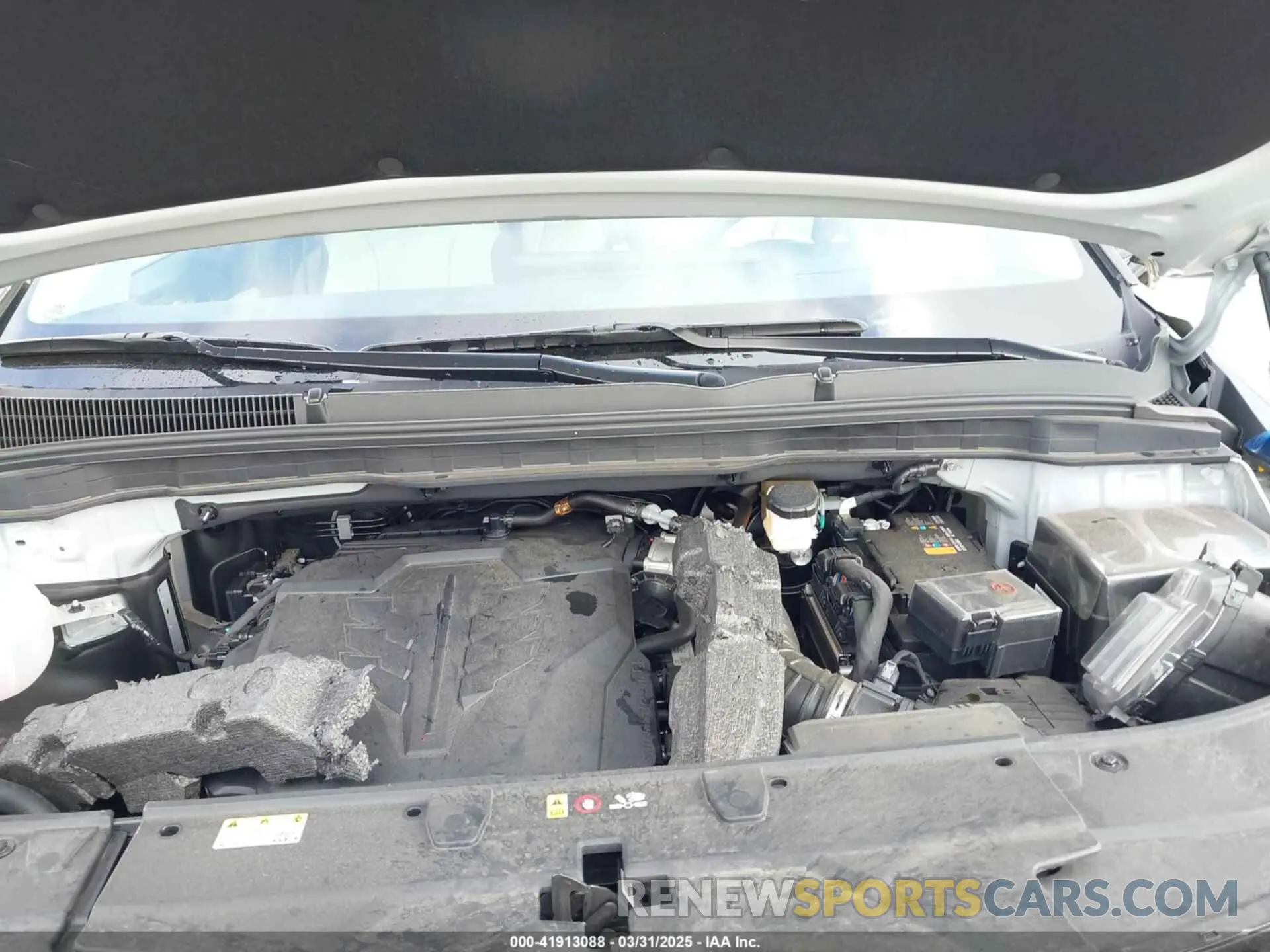 10 Photograph of a damaged car KNDNE5K38S6462298 KIA CARNIVAL MPV 2025