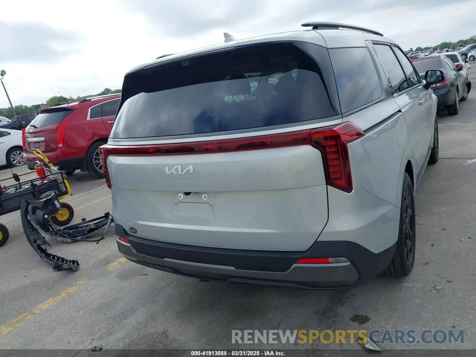 16 Photograph of a damaged car KNDNE5K38S6462298 KIA CARNIVAL MPV 2025