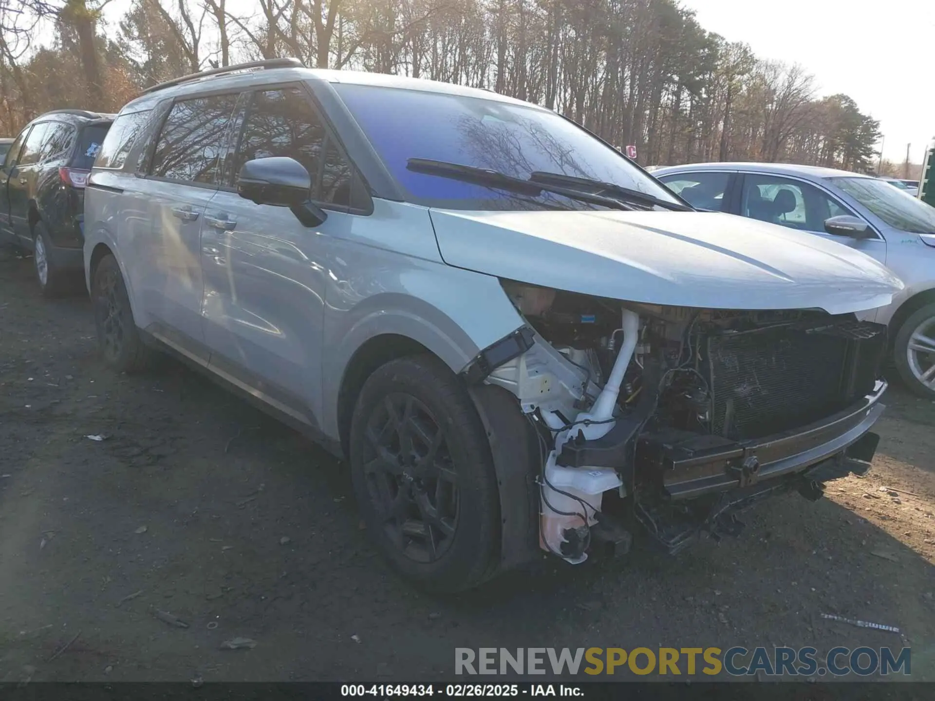 1 Photograph of a damaged car KNDNE5K39S6479692 KIA CARNIVAL MPV 2025
