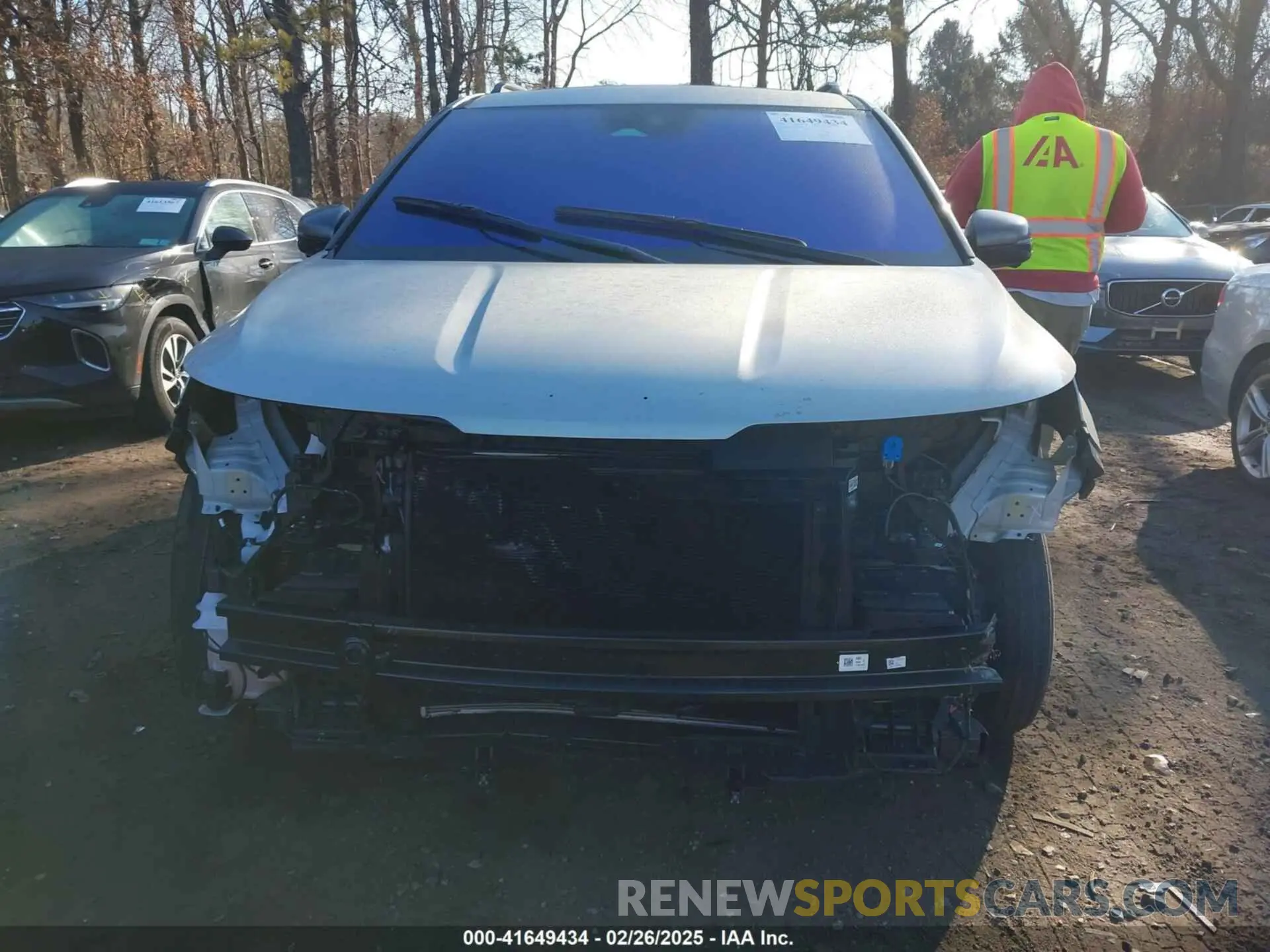 12 Photograph of a damaged car KNDNE5K39S6479692 KIA CARNIVAL MPV 2025