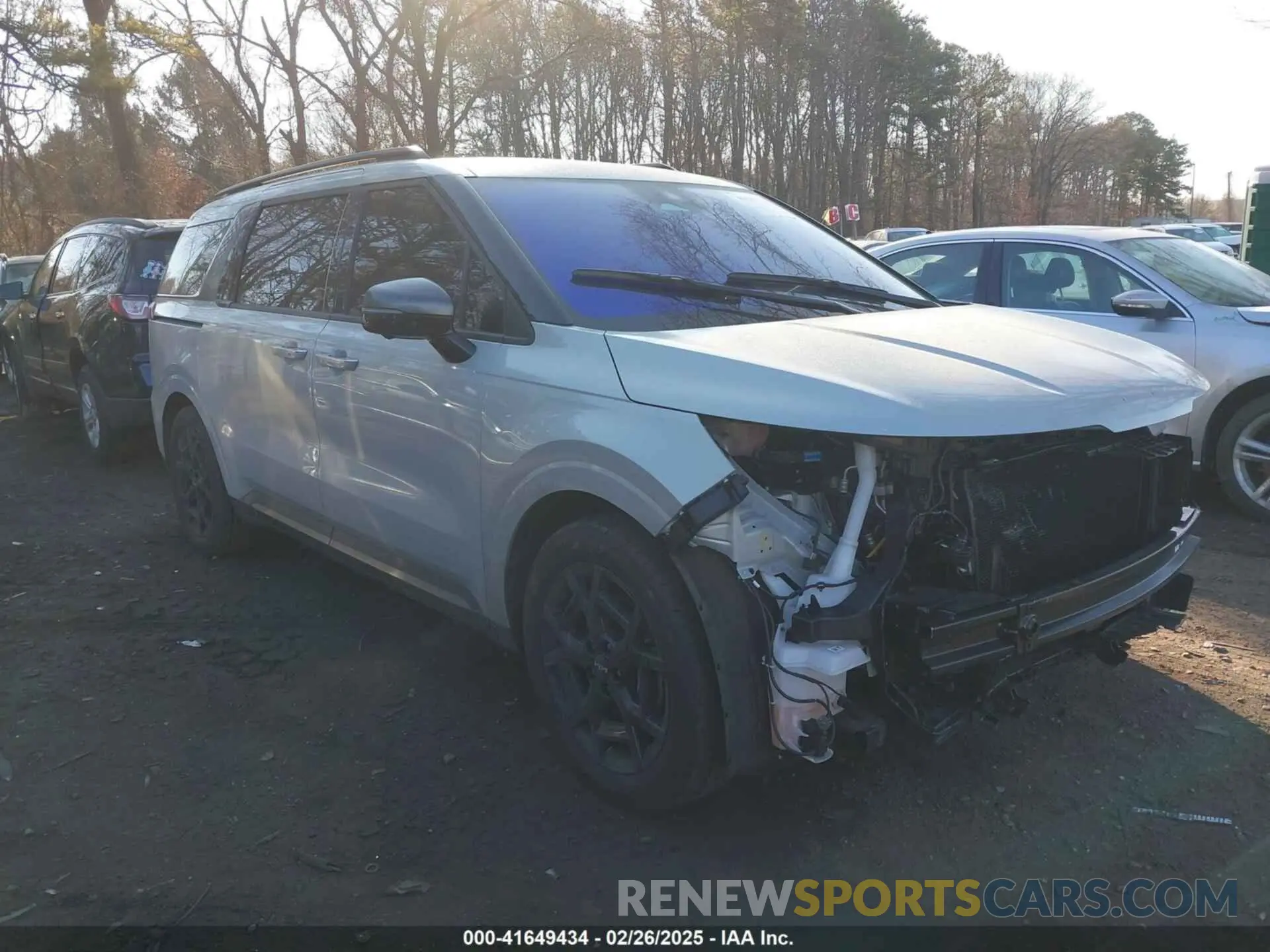 13 Photograph of a damaged car KNDNE5K39S6479692 KIA CARNIVAL MPV 2025
