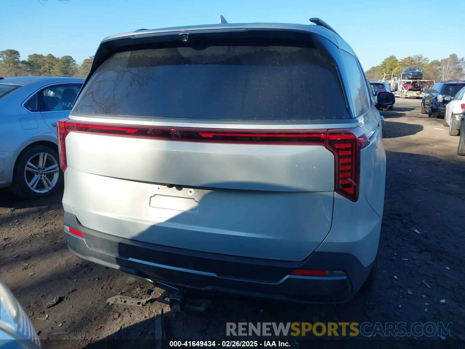 16 Photograph of a damaged car KNDNE5K39S6479692 KIA CARNIVAL MPV 2025