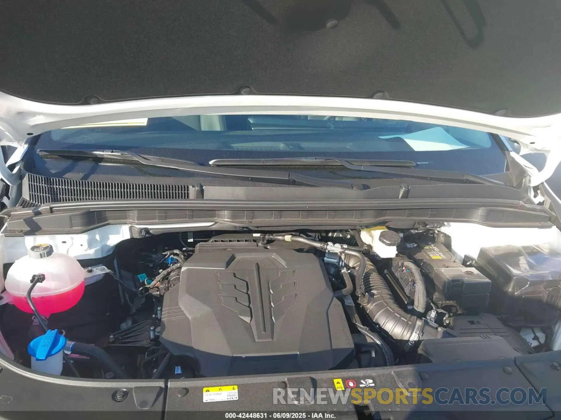 10 Photograph of a damaged car KNDNE5K3XS6534585 KIA CARNIVAL MPV 2025