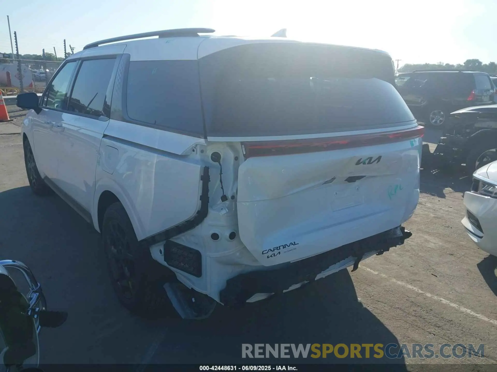 3 Photograph of a damaged car KNDNE5K3XS6534585 KIA CARNIVAL MPV 2025