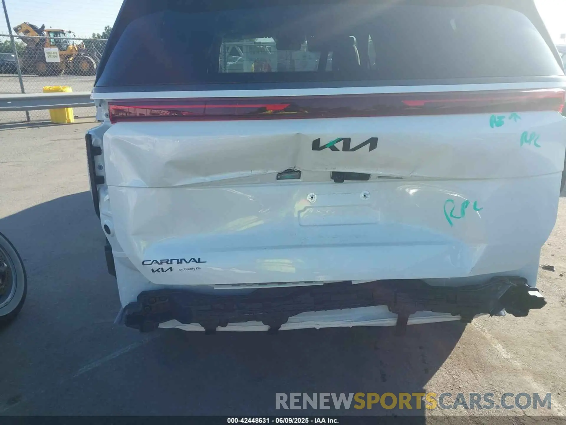 6 Photograph of a damaged car KNDNE5K3XS6534585 KIA CARNIVAL MPV 2025